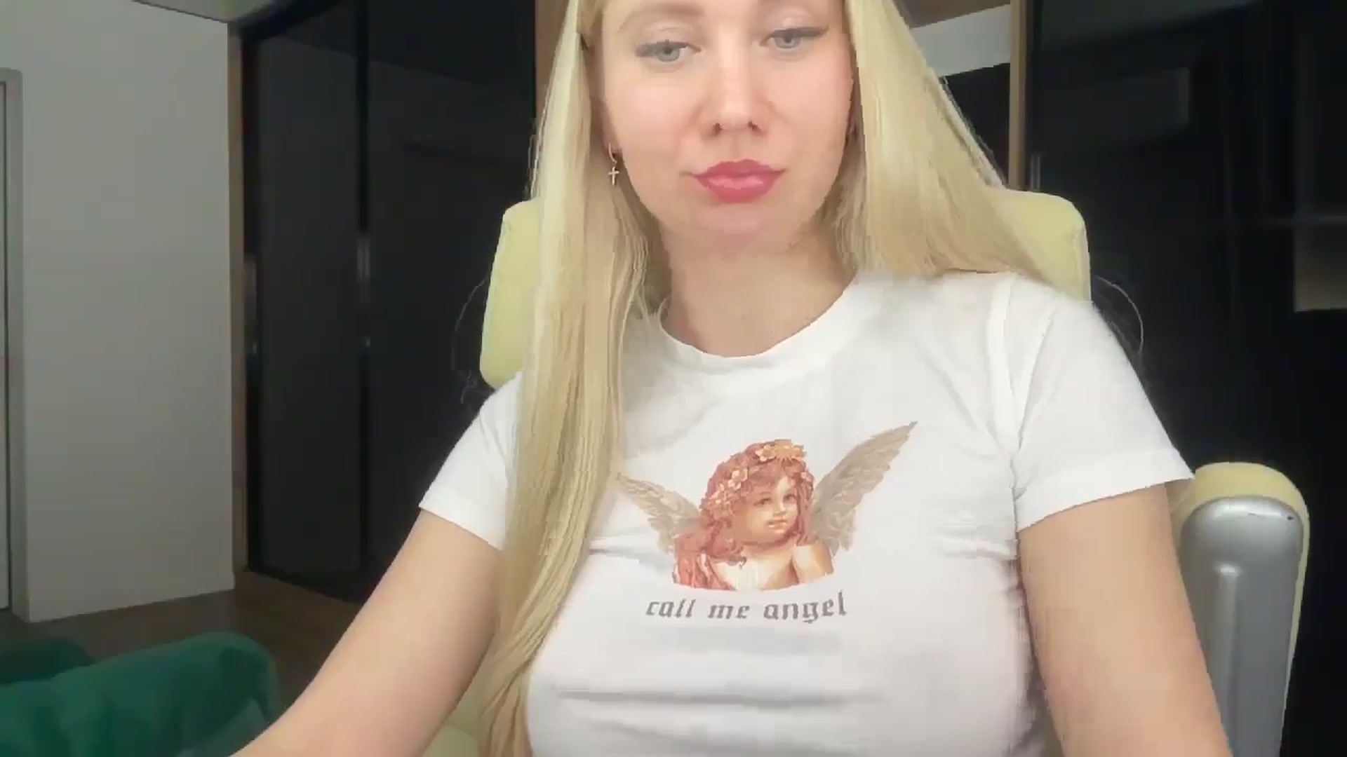 Gallery image thumbnail from Miss_Sylvia's myfreecams stream on, 03/19/2026, 20:30 image 7 of 20