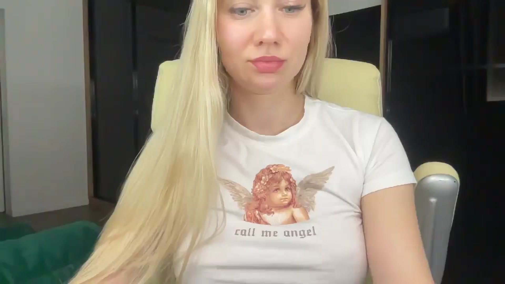 Gallery image thumbnail from Miss_Sylvia's myfreecams stream on, 03/19/2026, 20:30 image 20 of 20