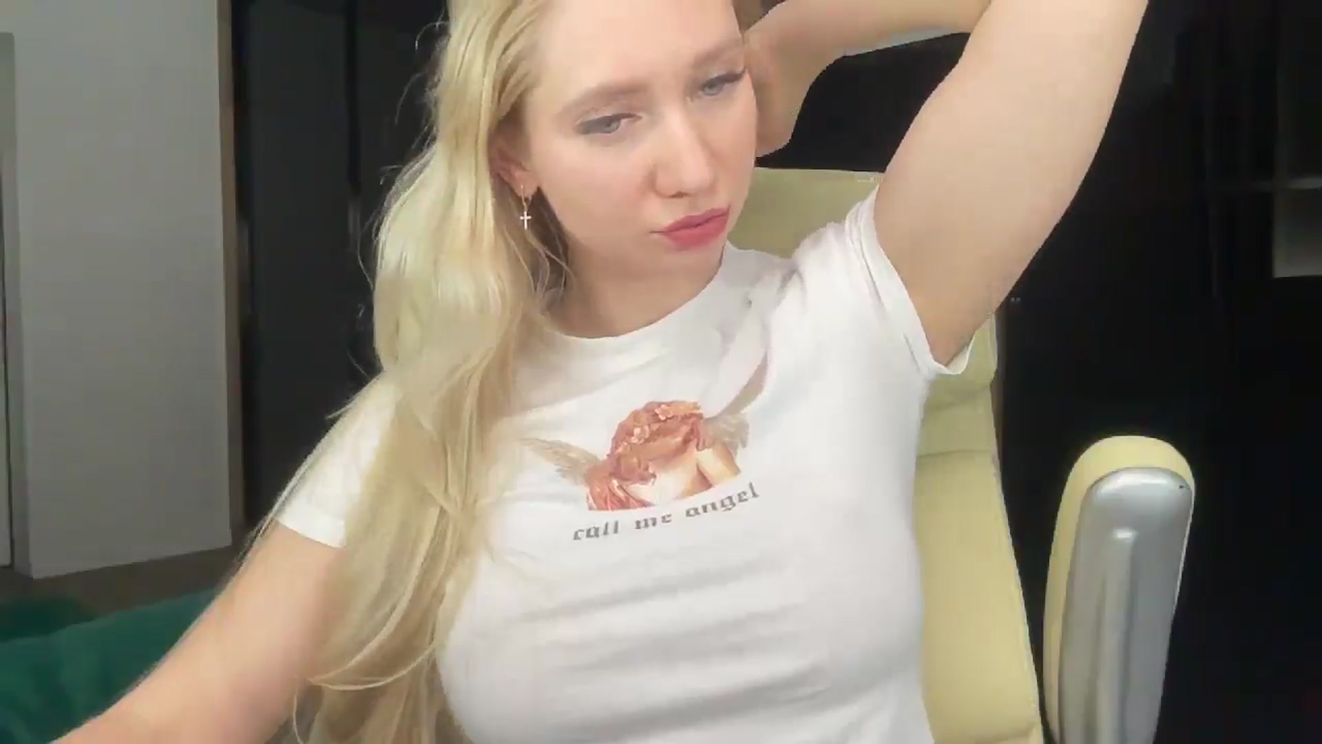 Gallery image thumbnail from Miss_Sylvia's myfreecams stream on, 03/19/2026, 20:30 image 19 of 20