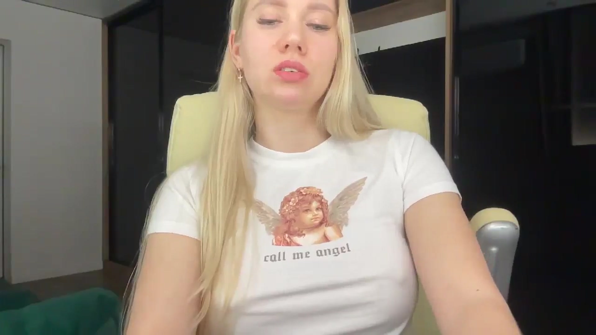 Gallery image thumbnail from Miss_Sylvia's myfreecams stream on, 03/19/2026, 21:34 image 8 of 20