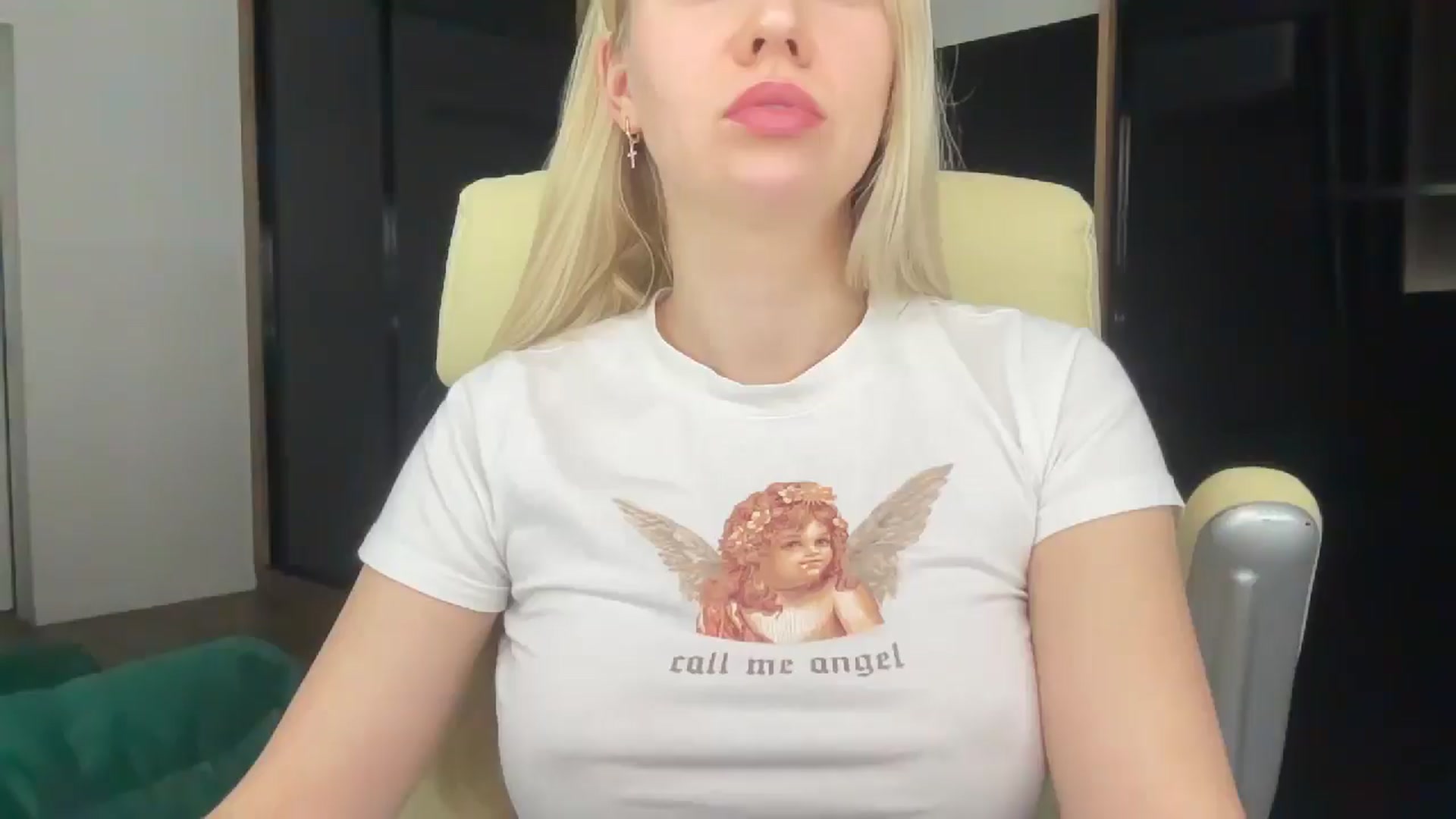 Gallery image thumbnail from Miss_Sylvia's myfreecams stream on, 03/19/2026, 21:34 image 1 of 20