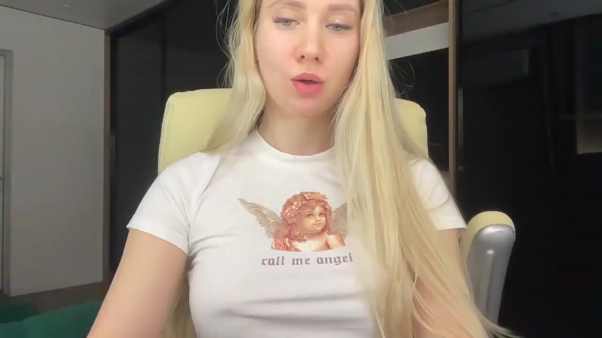 Gallery image thumbnail from Miss_Sylvia's myfreecams stream on, 03/19/2026, 21:34 image 14 of 20