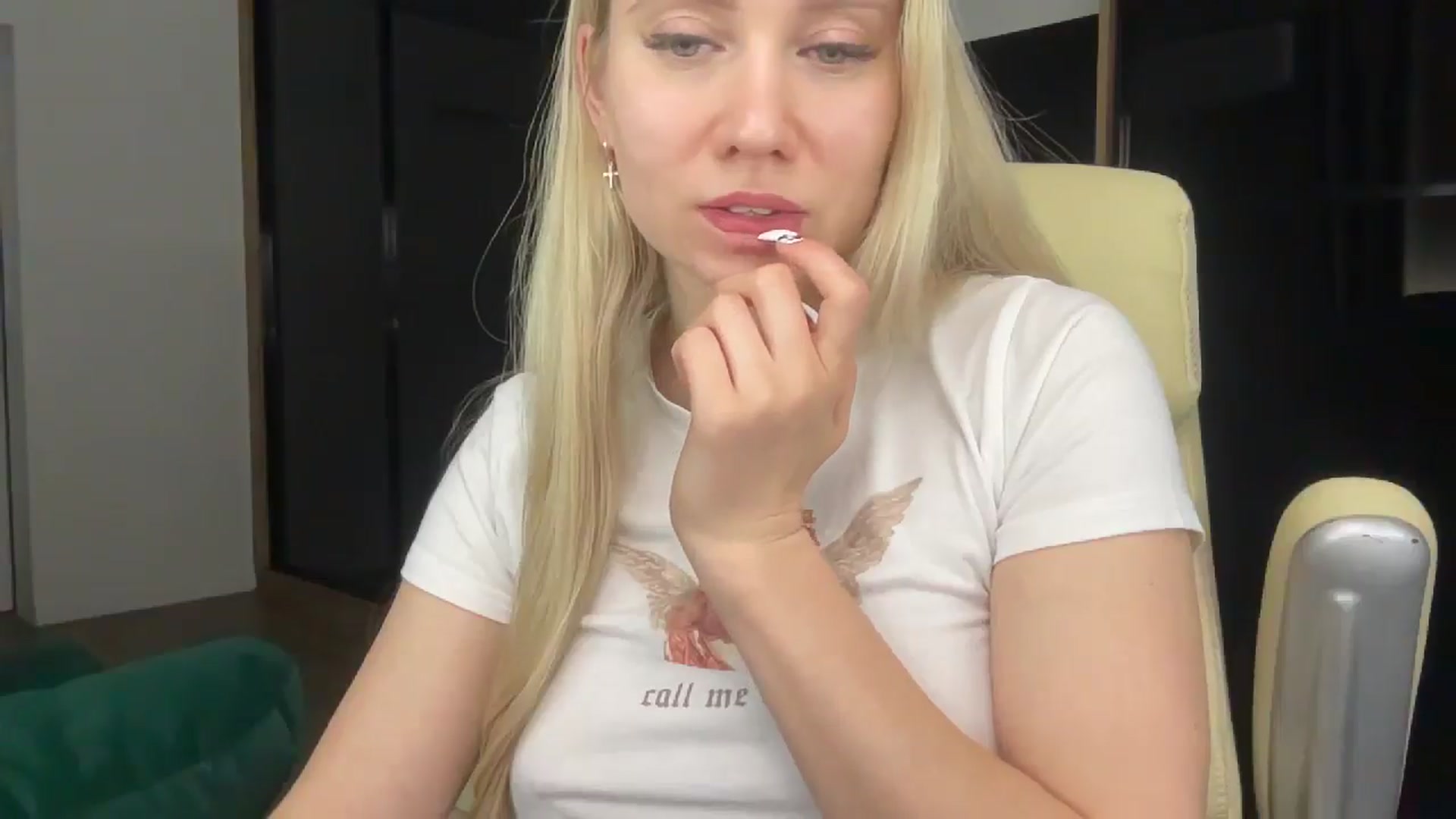 Gallery image thumbnail from Miss_Sylvia's myfreecams stream on, 03/19/2026, 21:34 image 5 of 20