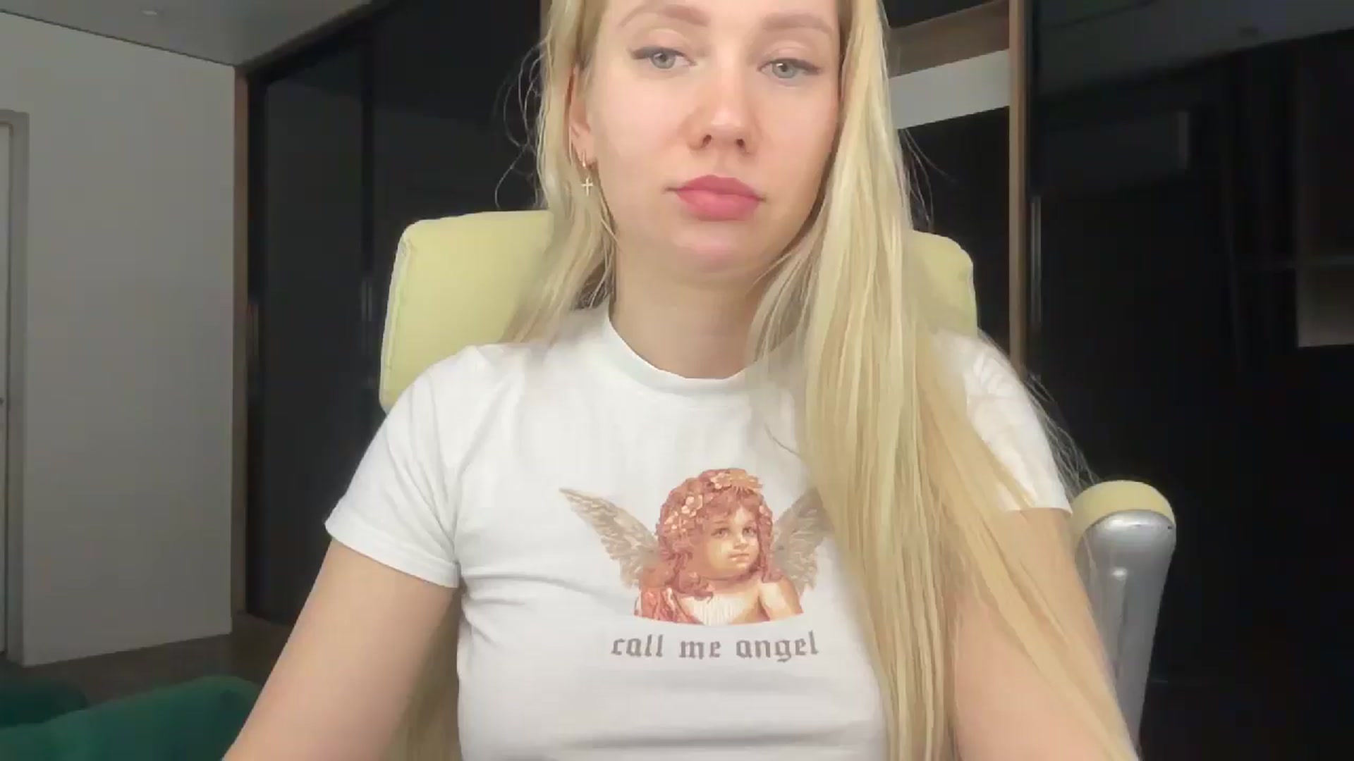 Gallery image thumbnail from Miss_Sylvia's myfreecams stream on, 03/19/2026, 21:34 image 17 of 20