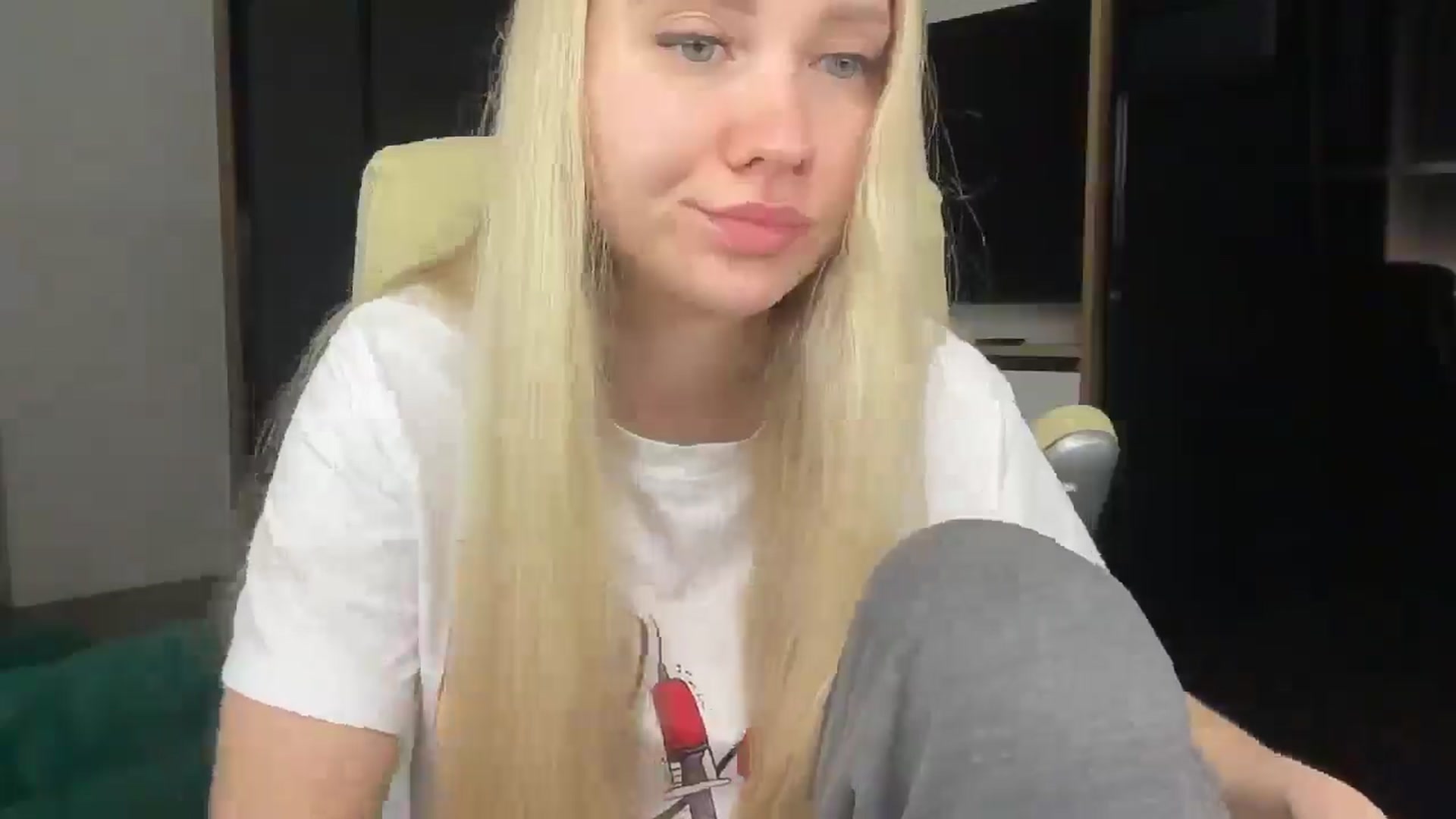 Gallery image thumbnail from Miss_Sylvia's myfreecams stream on, 03/20/2026, 20:33 image 19 of 20