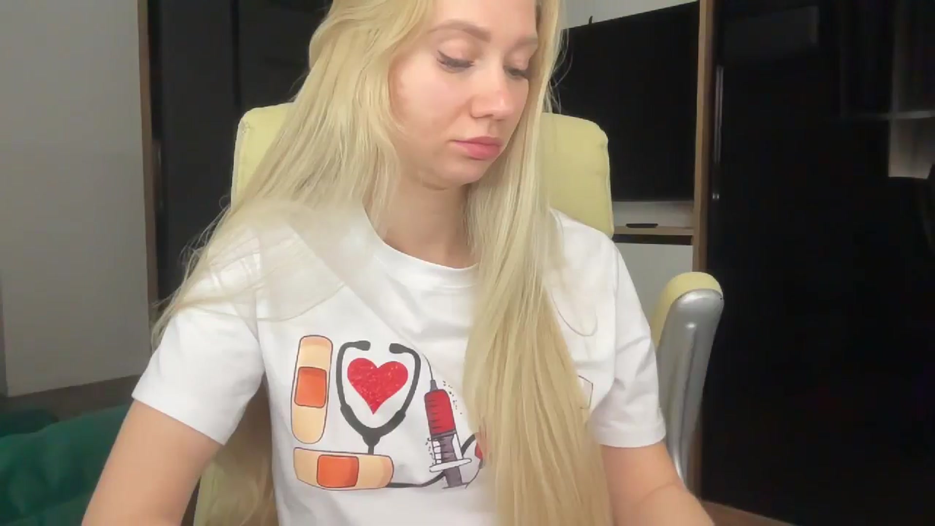 Gallery image thumbnail from Miss_Sylvia's myfreecams stream on, 03/20/2026, 20:33 image 7 of 20