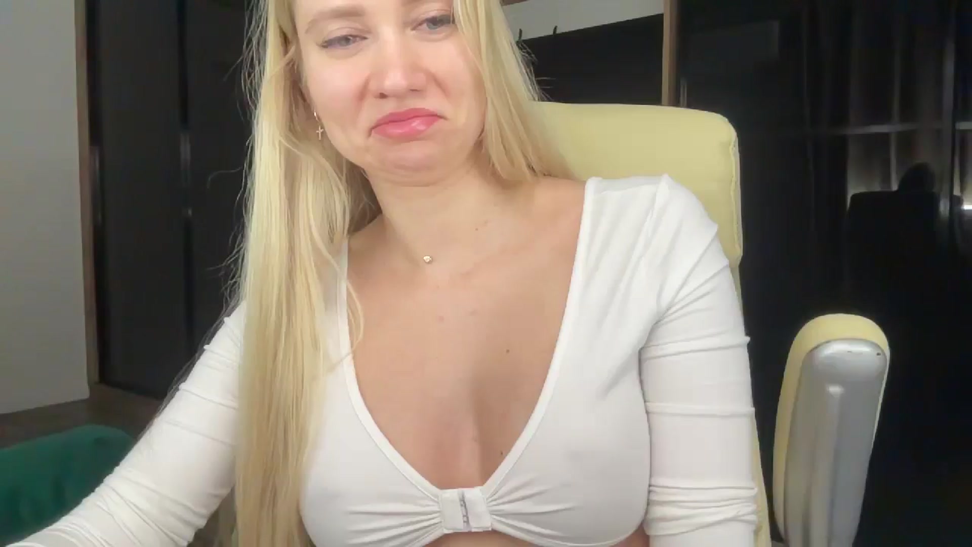 Gallery image thumbnail from Miss_Sylvia's myfreecams stream on, 03/21/2026, 17:38 image 10 of 20
