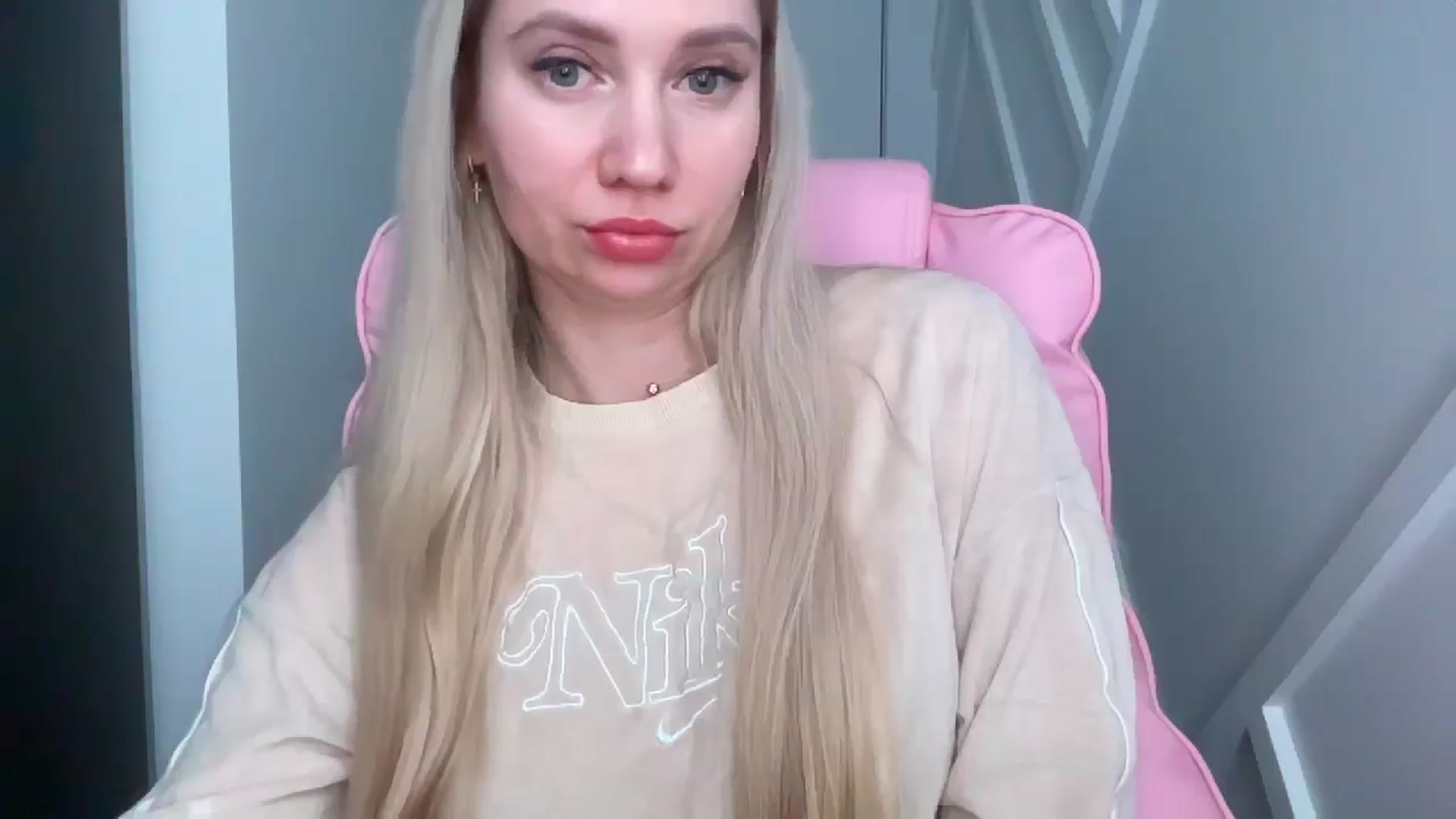 Gallery image thumbnail from Miss_Sylvia's myfreecams stream on, 03/23/2026, 18:41 image 10 of 20