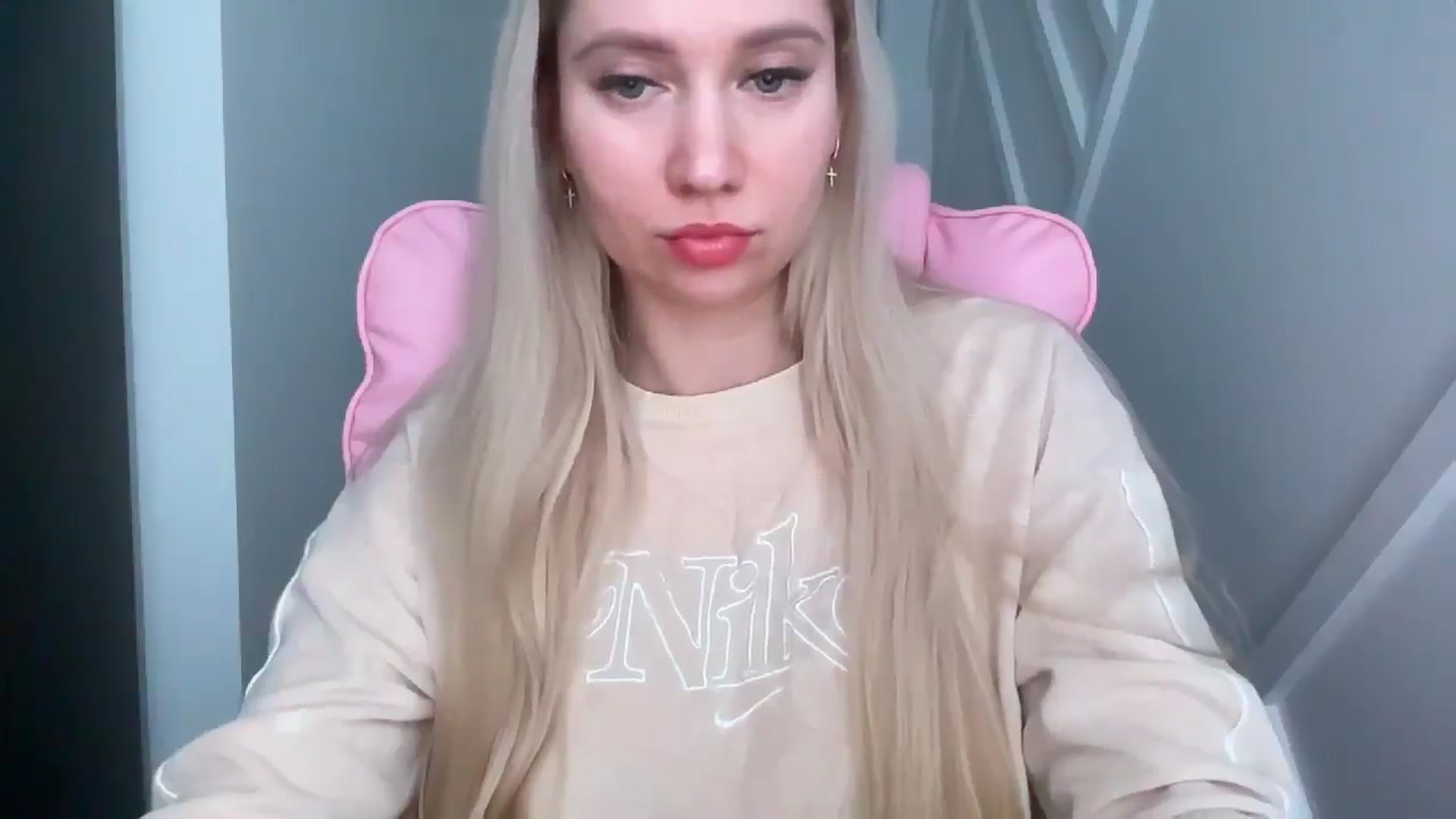 Gallery image thumbnail from Miss_Sylvia's myfreecams stream on, 03/23/2026, 18:41 image 8 of 20