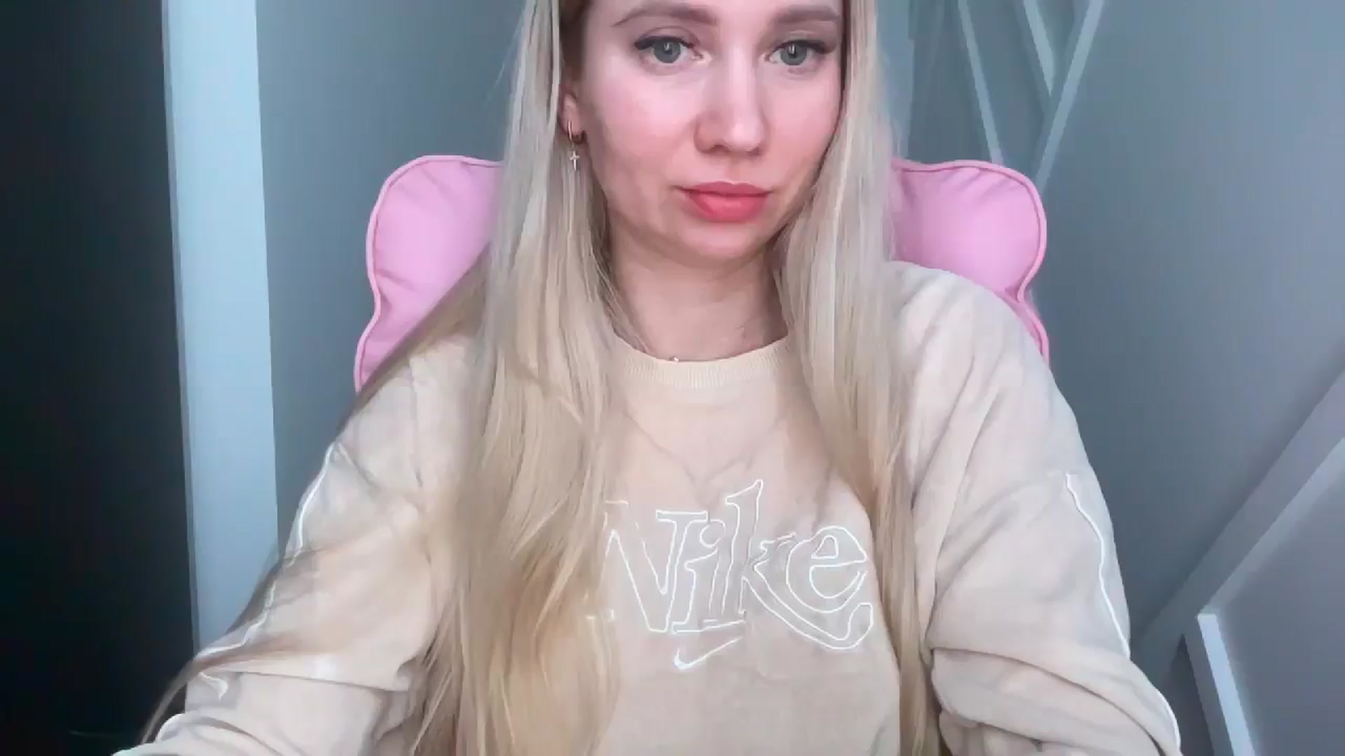 Gallery image thumbnail from Miss_Sylvia's myfreecams stream on, 03/23/2026, 20:23 image 7 of 20