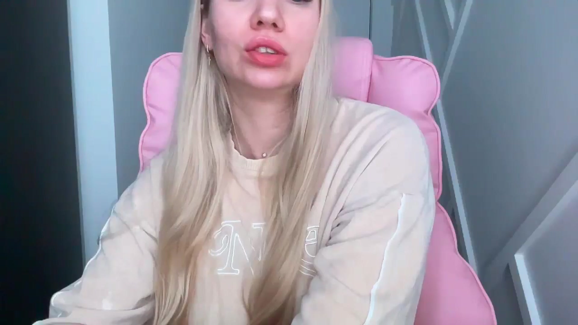Gallery image thumbnail from Miss_Sylvia's myfreecams stream on, 03/23/2026, 20:23 image 18 of 20