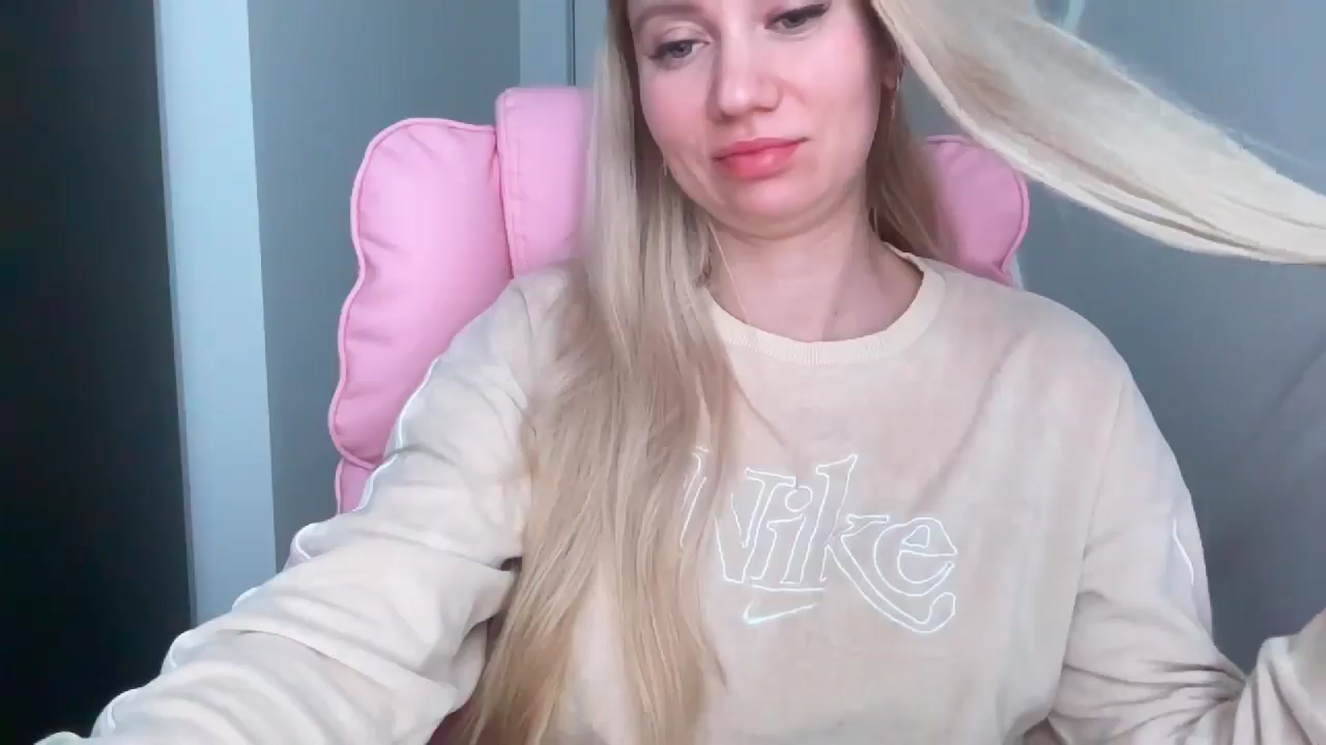 Gallery image thumbnail from Miss_Sylvia's myfreecams stream on, 03/23/2026, 20:23 image 20 of 20