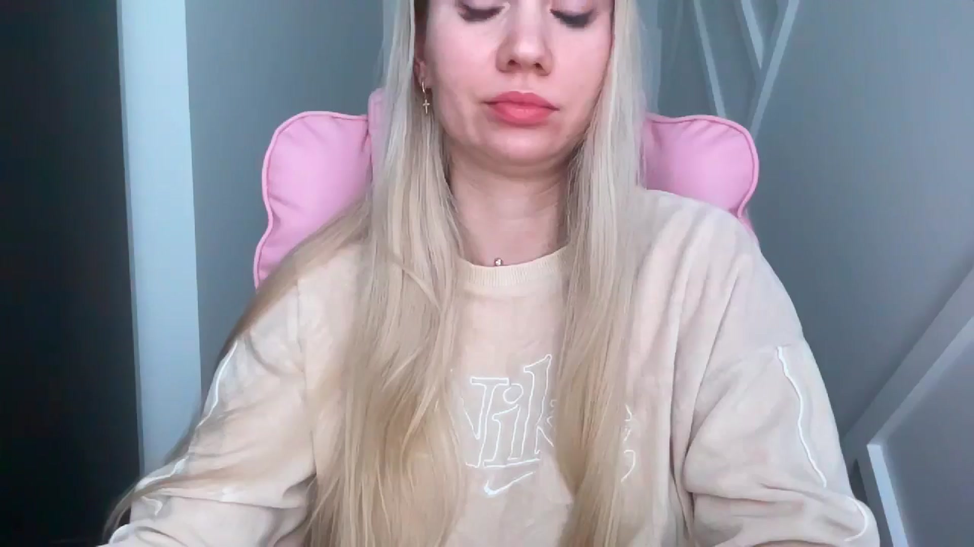 Gallery image thumbnail from Miss_Sylvia's myfreecams stream on, 03/23/2026, 20:23 image 9 of 20