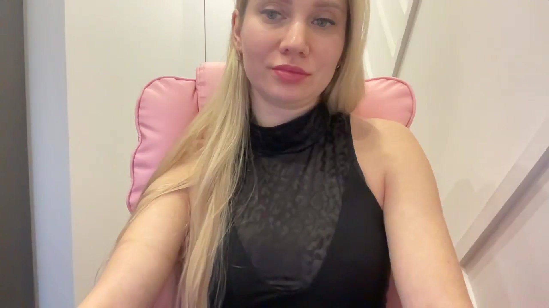 Gallery image thumbnail from Miss_Sylvia's myfreecams stream on, 03/25/2026, 18:46 image 9 of 20