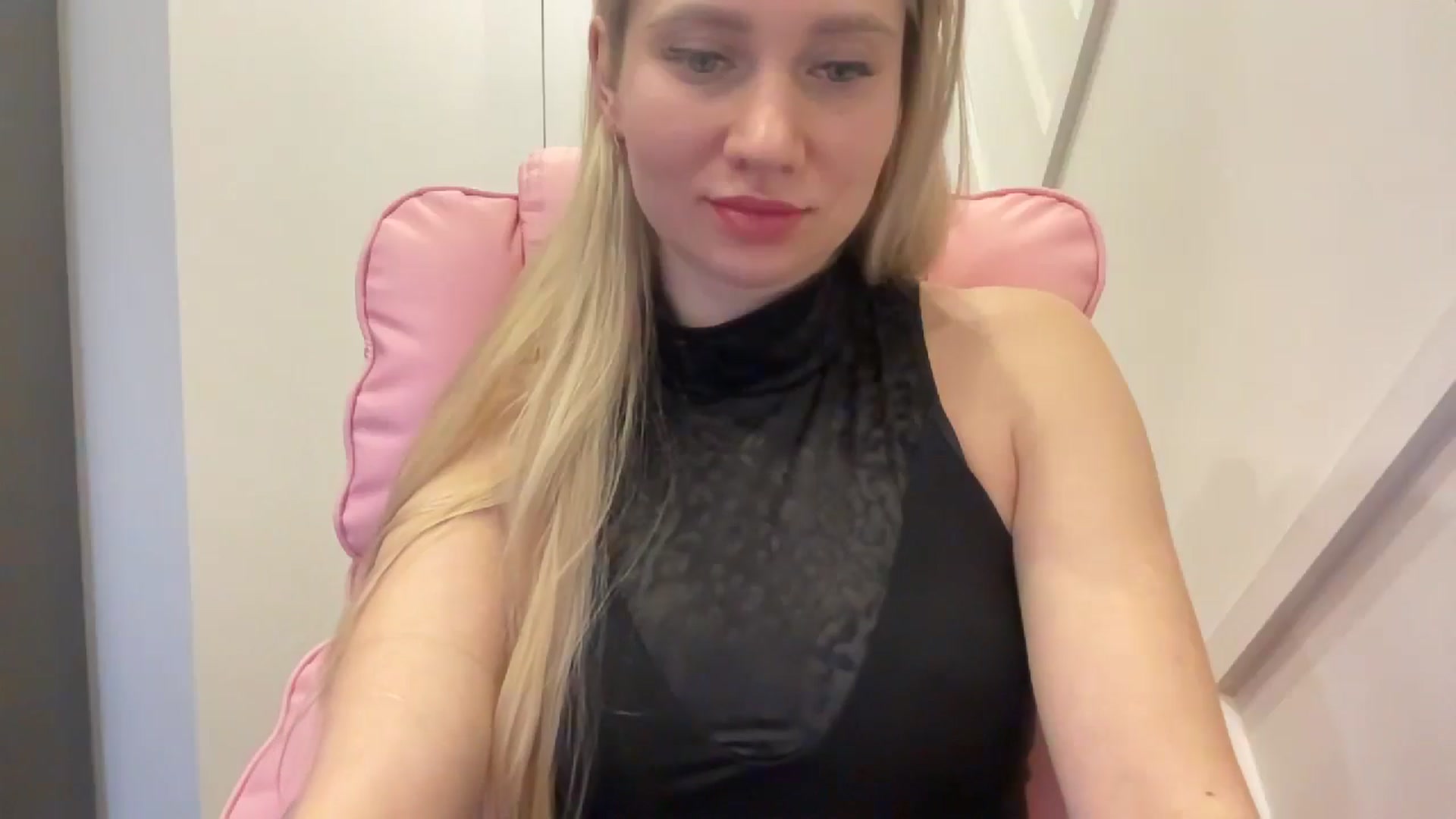 Gallery image thumbnail from Miss_Sylvia's myfreecams stream on, 03/25/2026, 18:46 image 8 of 20