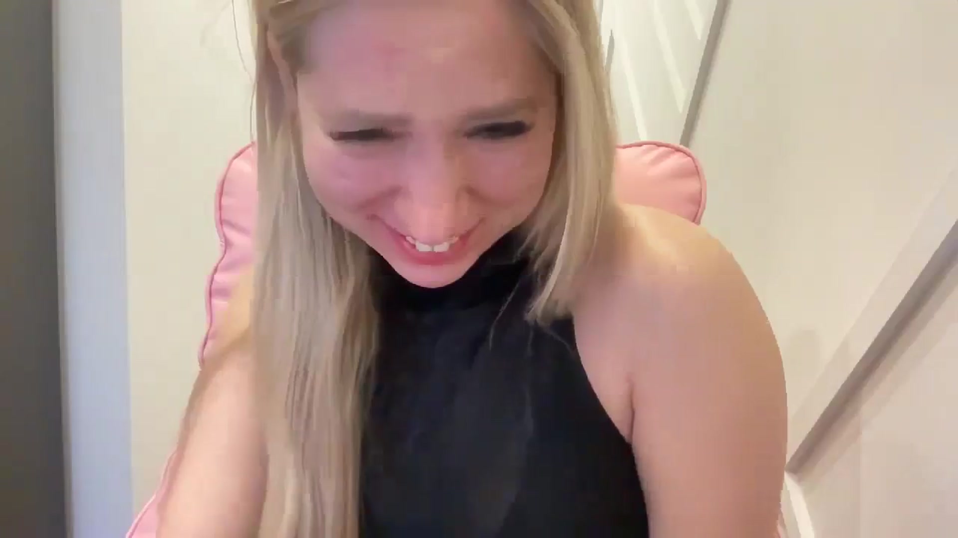 Gallery image thumbnail from Miss_Sylvia's myfreecams stream on, 03/25/2026, 20:07 image 9 of 20