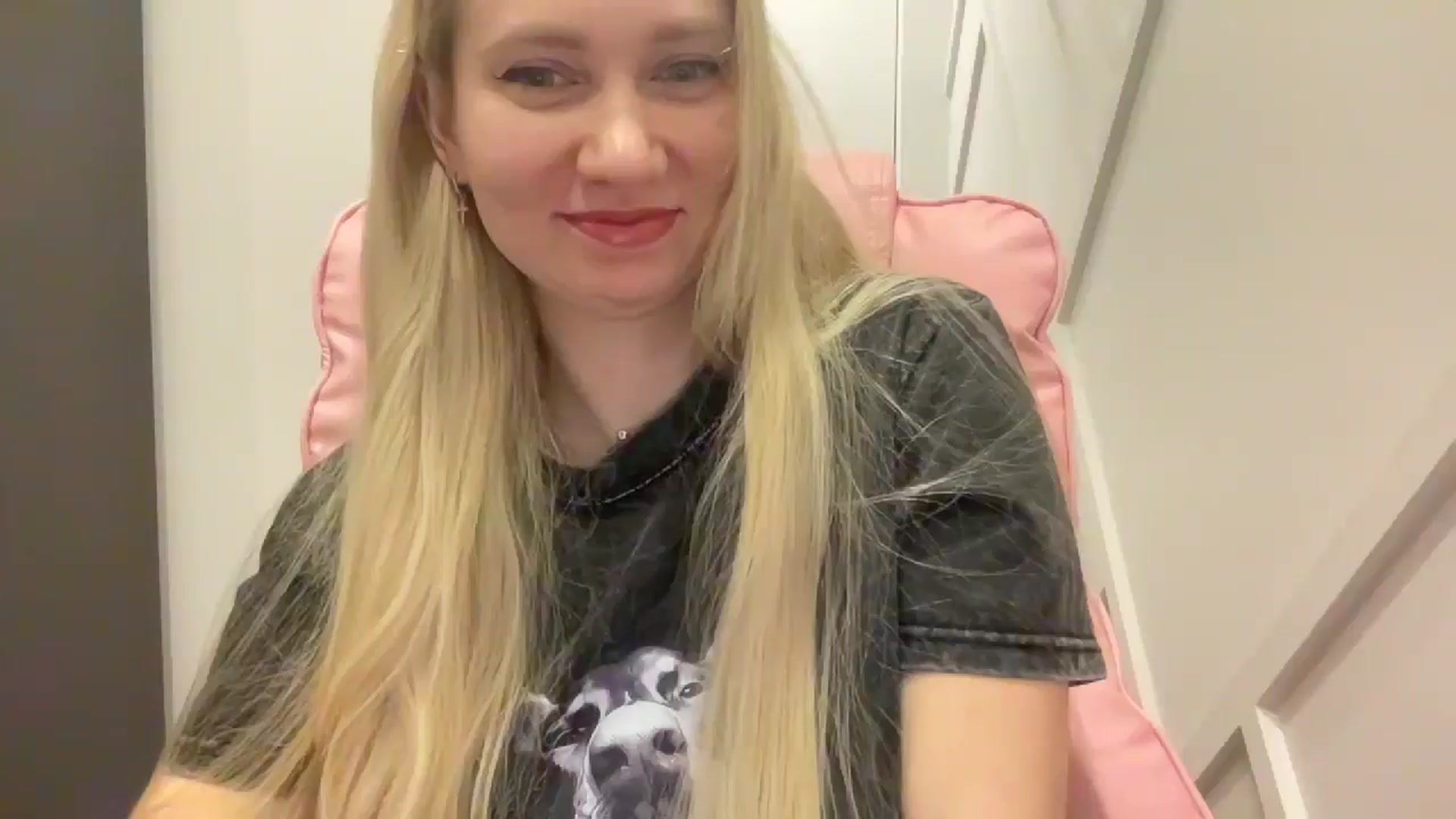 Gallery image thumbnail from Miss_Sylvia's myfreecams stream on, 03/26/2026, 17:44 image 11 of 20