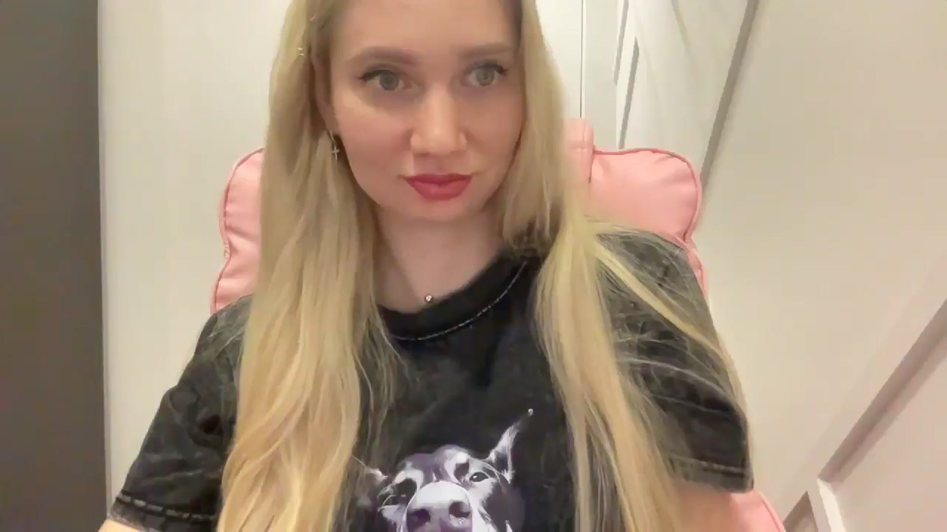 Gallery image thumbnail from Miss_Sylvia's myfreecams stream on, 03/26/2026, 17:44 image 3 of 20