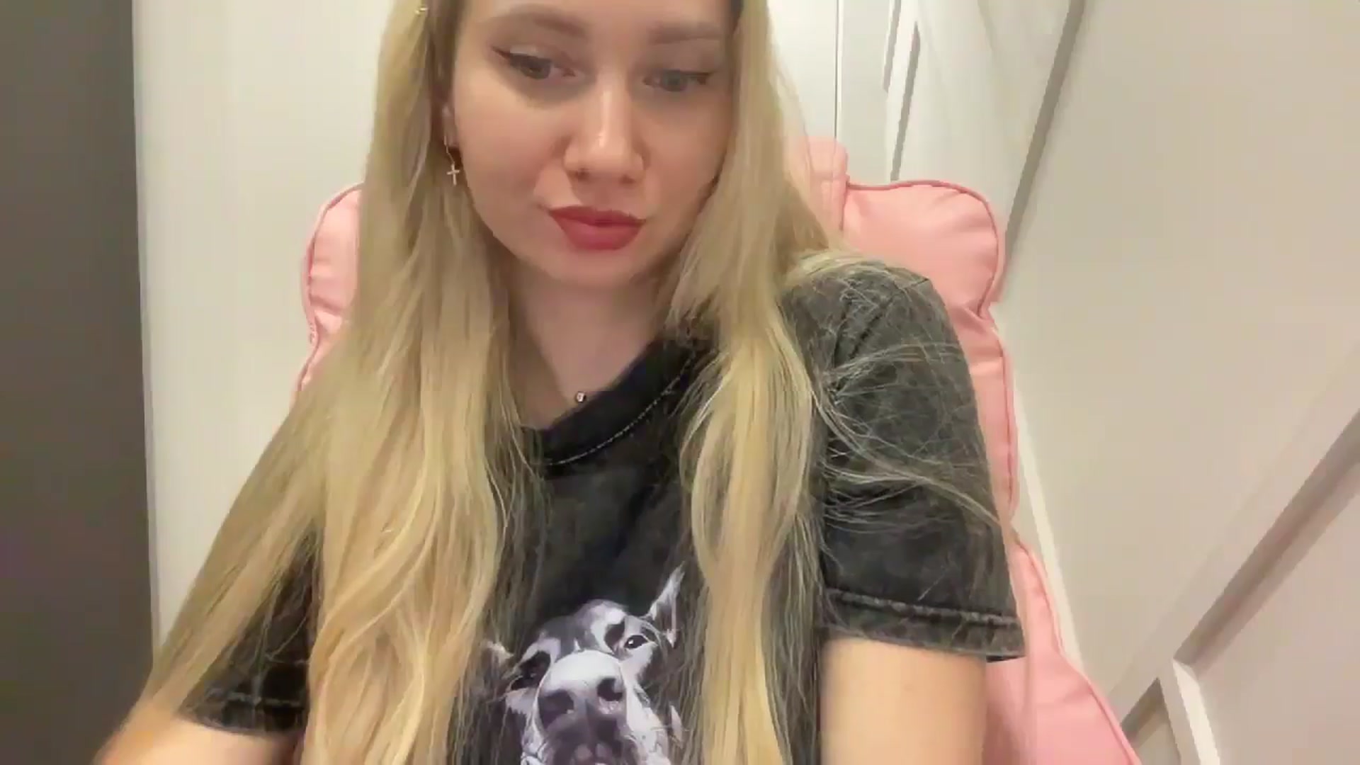 Gallery image thumbnail from Miss_Sylvia's myfreecams stream on, 03/26/2026, 17:44 image 5 of 20