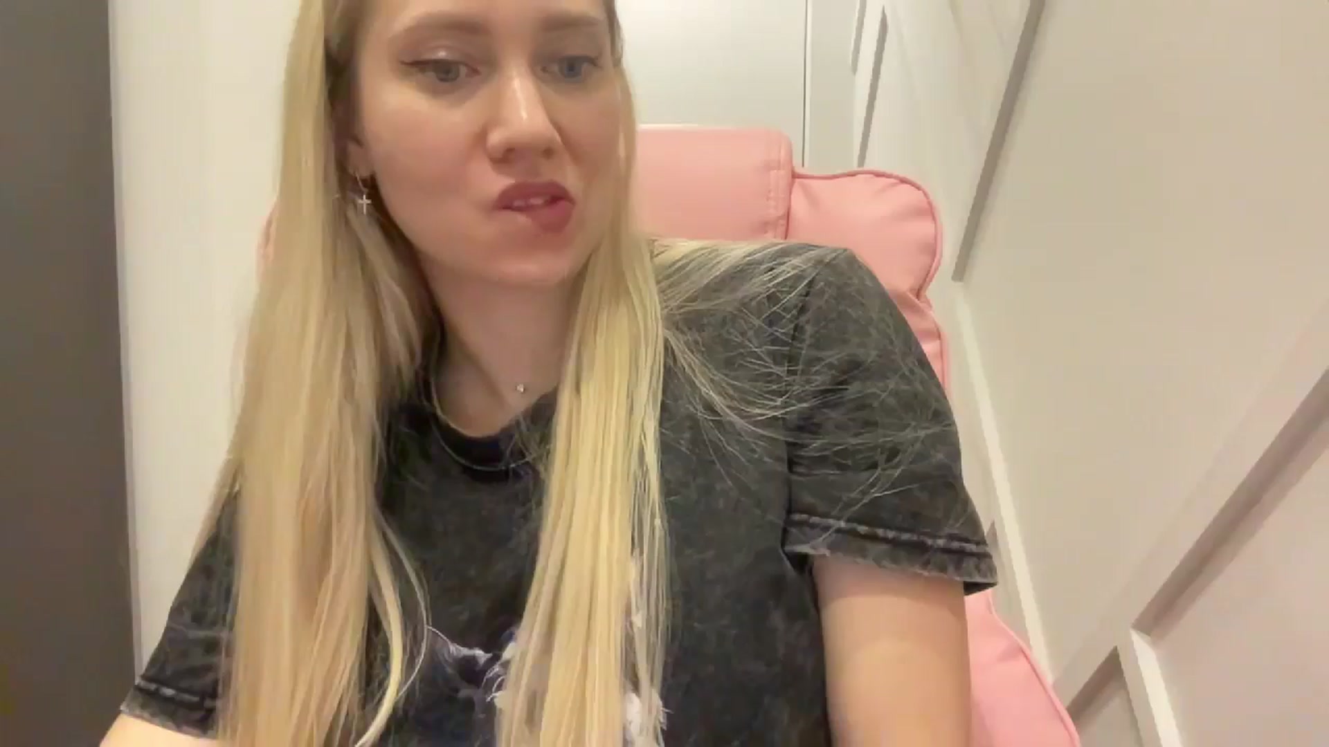 Gallery image thumbnail from Miss_Sylvia's myfreecams stream on, 03/26/2026, 19:45 image 11 of 20