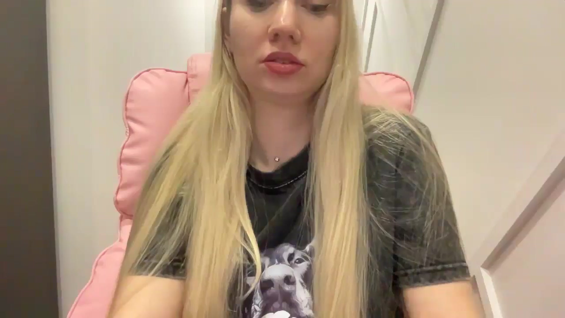 Gallery image thumbnail from Miss_Sylvia's myfreecams stream on, 03/26/2026, 19:45 image 9 of 20