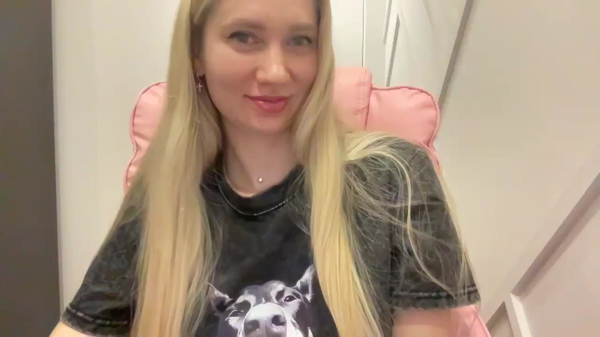 Gallery image thumbnail from Miss_Sylvia's myfreecams stream on, 03/26/2026, 19:45 image 3 of 20