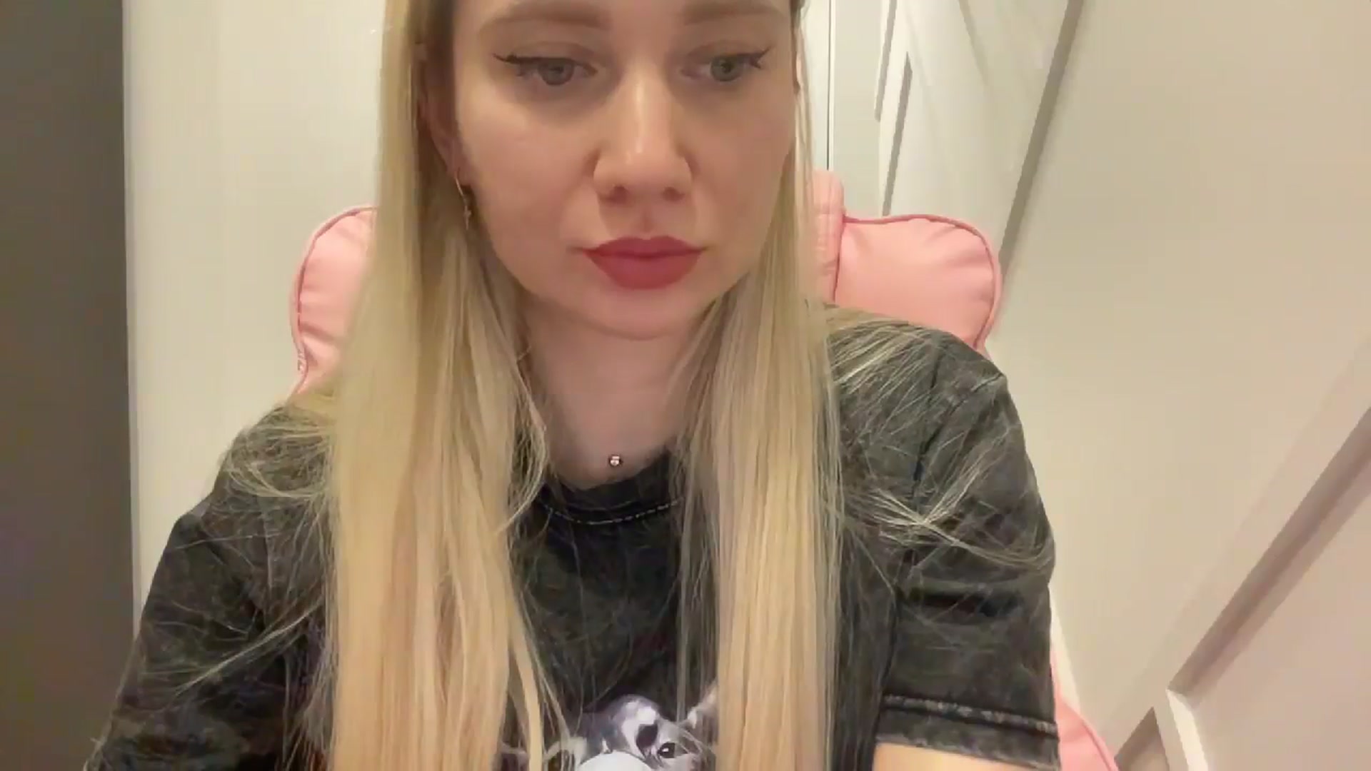 Gallery image thumbnail from Miss_Sylvia's myfreecams stream on, 03/26/2026, 19:45 image 14 of 20