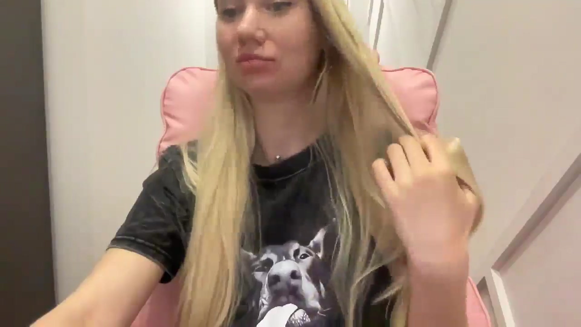 Gallery image thumbnail from Miss_Sylvia's myfreecams stream on, 03/26/2026, 22:03 image 16 of 20