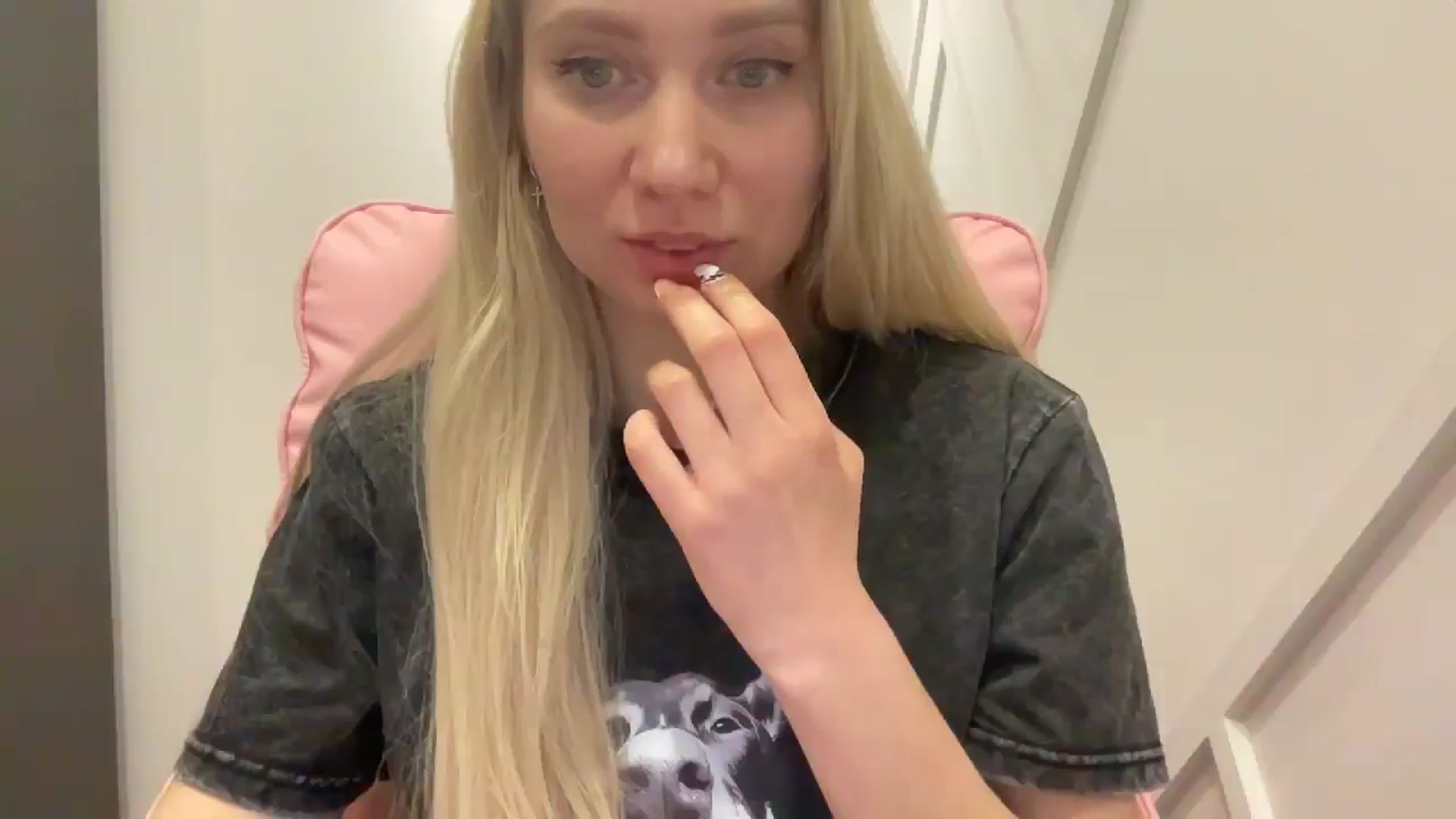 Gallery image thumbnail from Miss_Sylvia's myfreecams stream on, 03/26/2026, 22:03 image 19 of 20