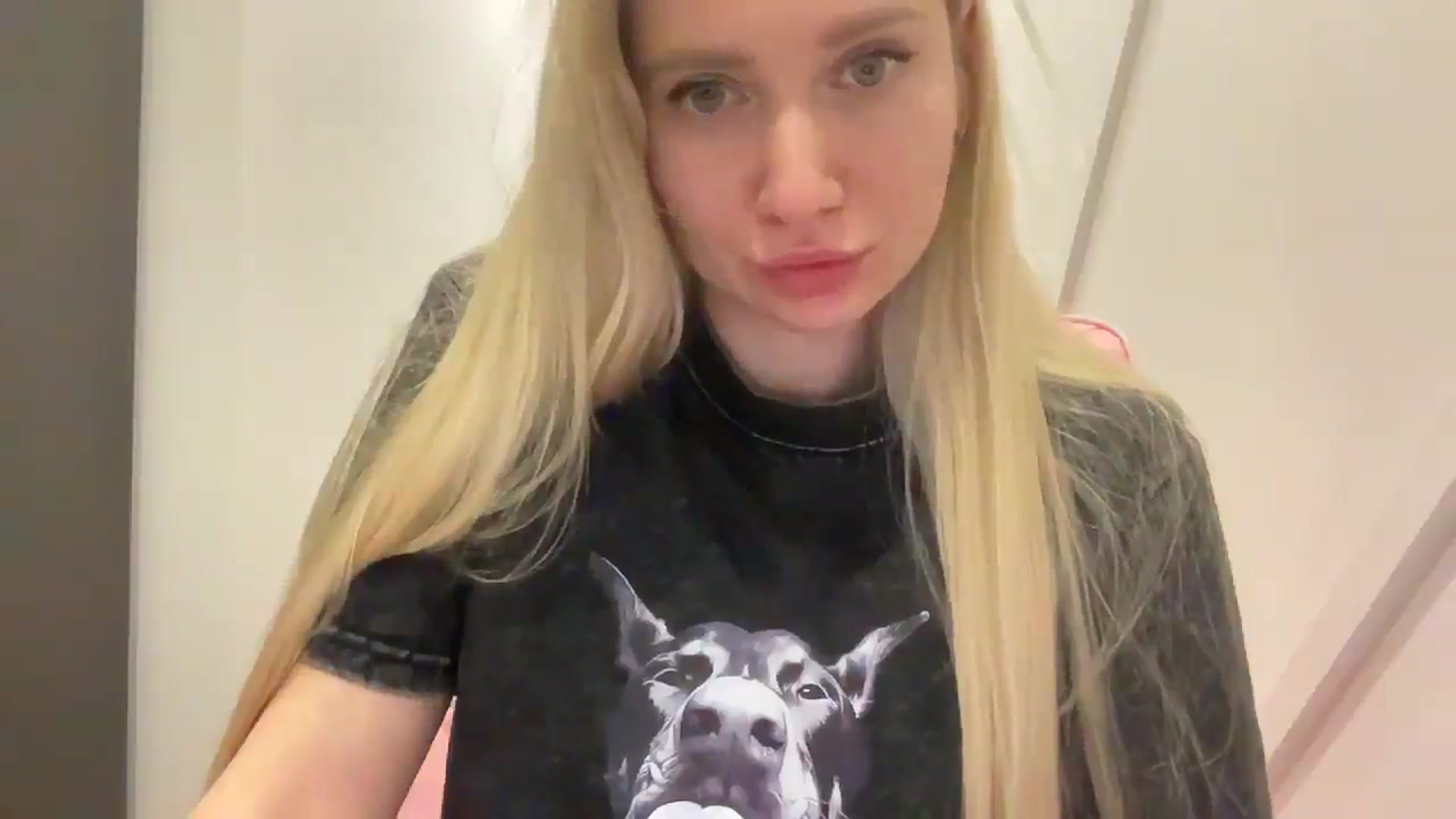 Gallery image thumbnail from Miss_Sylvia's myfreecams stream on, 03/26/2026, 22:03 image 13 of 20