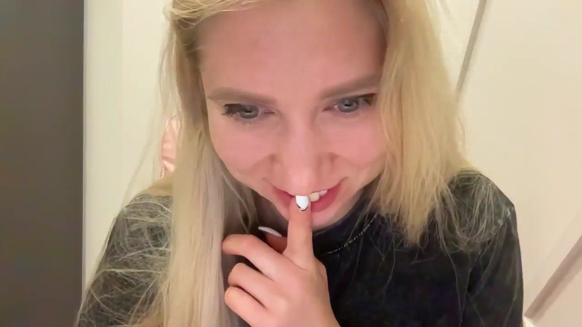 Gallery image thumbnail from Miss_Sylvia's myfreecams stream on, 03/26/2026, 22:03 image 3 of 20