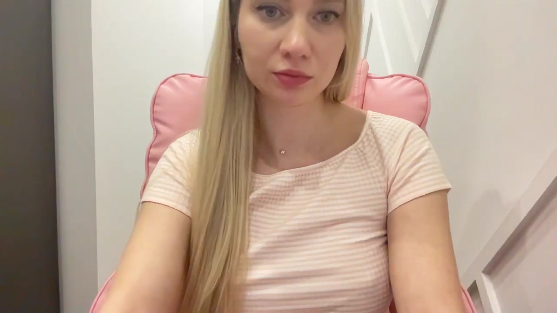 Gallery image thumbnail from Miss_Sylvia's myfreecams stream on, 03/27/2026, 19:03 image 17 of 20