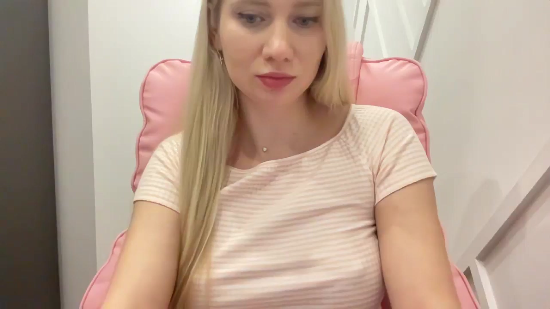Gallery image thumbnail from Miss_Sylvia's myfreecams stream on, 03/27/2026, 19:03 image 8 of 20