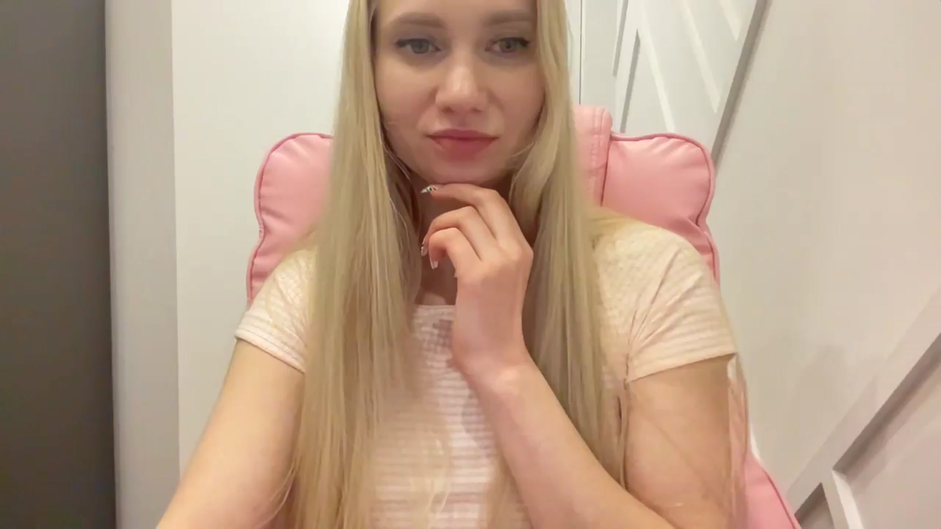 Gallery image thumbnail from Miss_Sylvia's myfreecams stream on, 03/27/2026, 21:03 image 10 of 20