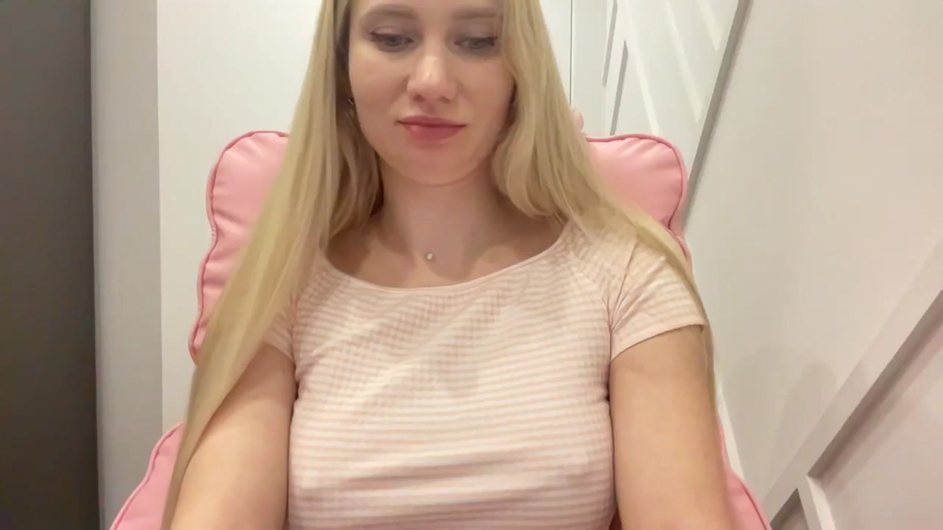 Gallery image thumbnail from Miss_Sylvia's myfreecams stream on, 03/27/2026, 21:03 image 3 of 20