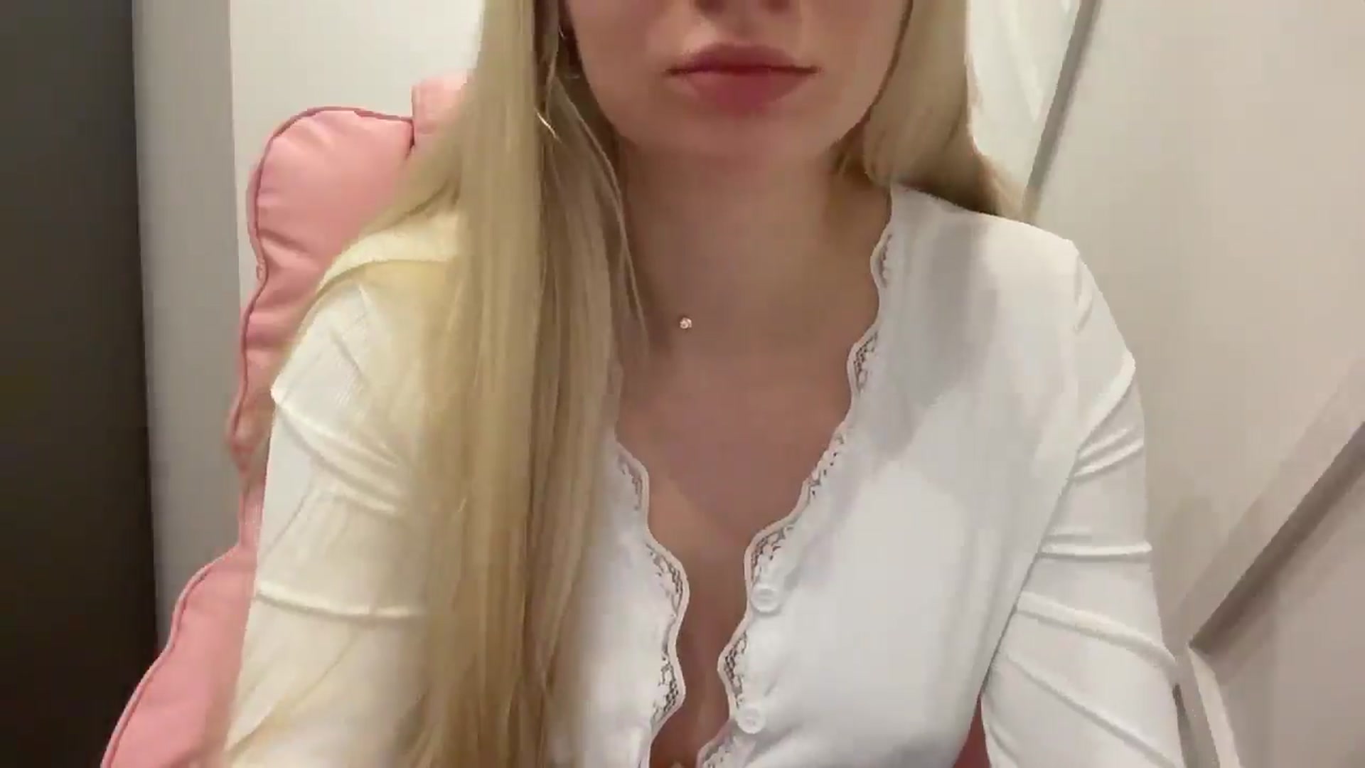 Gallery image thumbnail from Miss_Sylvia's myfreecams stream on, 03/28/2026, 19:03 image 20 of 20