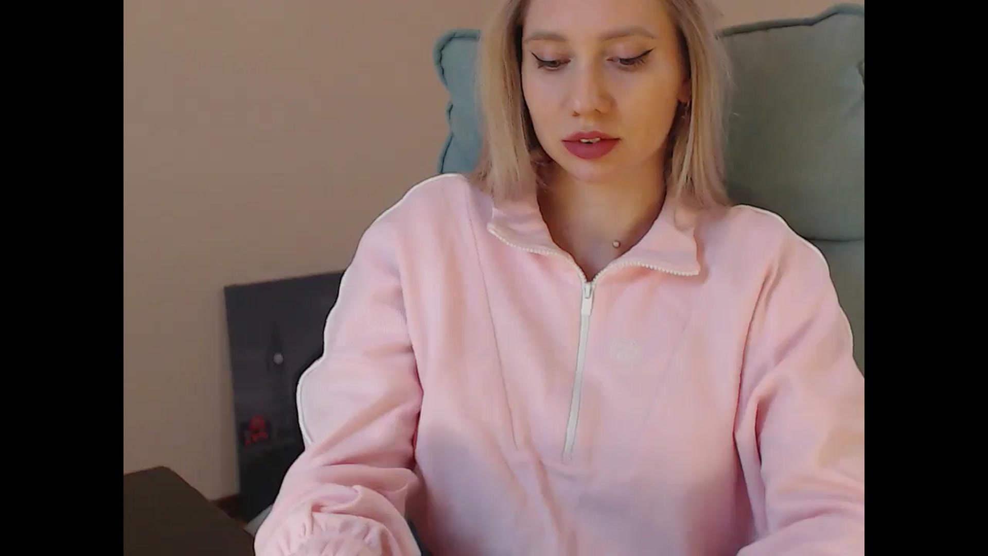 Gallery image thumbnail from Miss_Sylvia's myfreecams stream on, 04/04/2026, 19:11 image 17 of 20