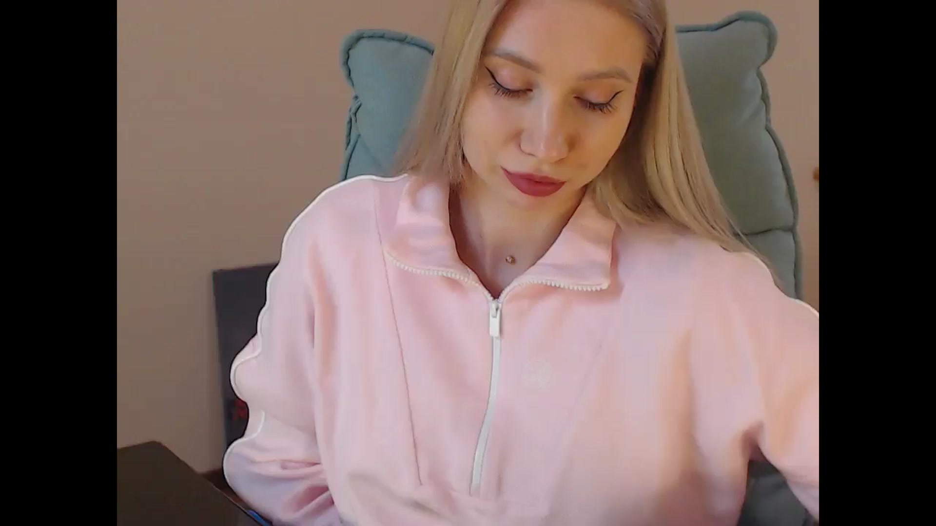 Gallery image thumbnail from Miss_Sylvia's myfreecams stream on, 04/04/2026, 19:11 image 1 of 20