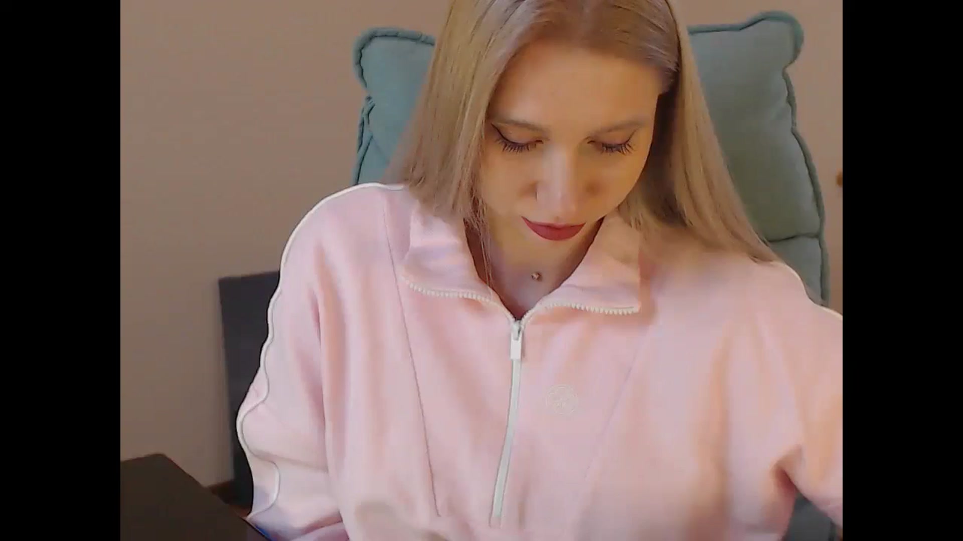 Gallery image thumbnail from Miss_Sylvia's myfreecams stream on, 04/04/2026, 19:11 image 2 of 20