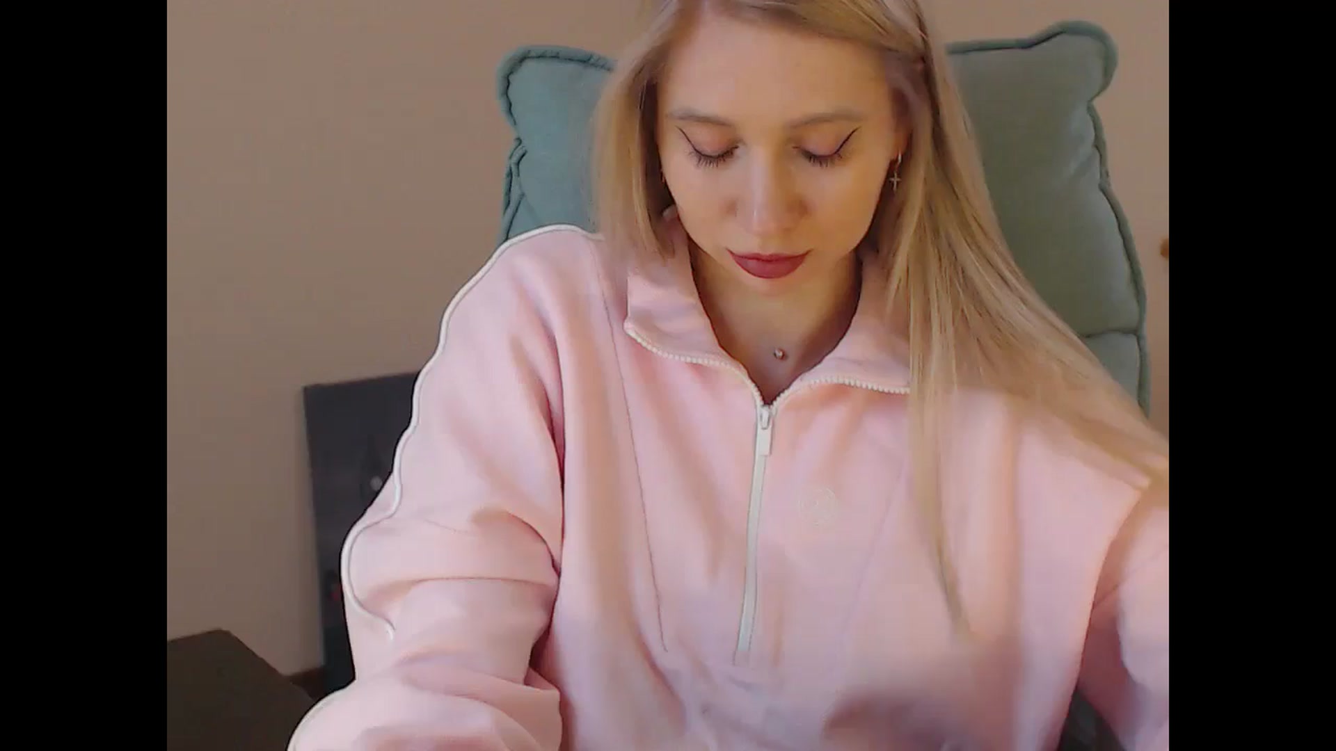Gallery image thumbnail from Miss_Sylvia's myfreecams stream on, 04/04/2026, 19:11 image 8 of 20