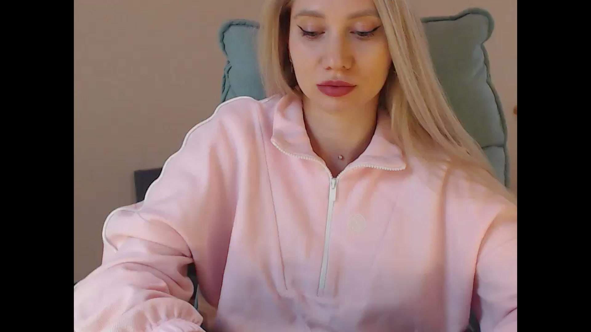 Gallery image thumbnail from Miss_Sylvia's myfreecams stream on, 04/04/2026, 19:11 image 7 of 20