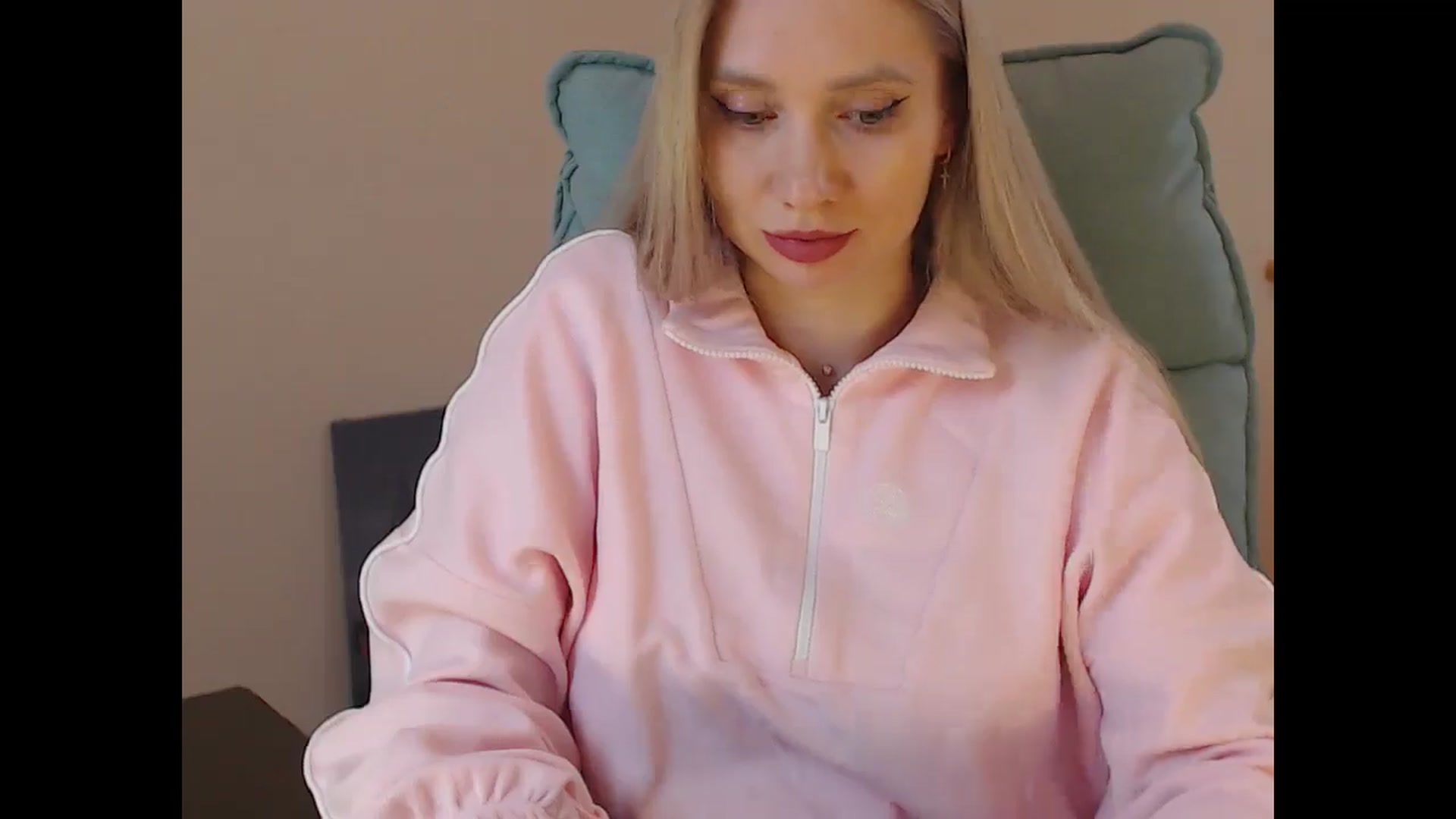 Gallery image thumbnail from Miss_Sylvia's myfreecams stream on, 04/04/2026, 19:11 image 4 of 20