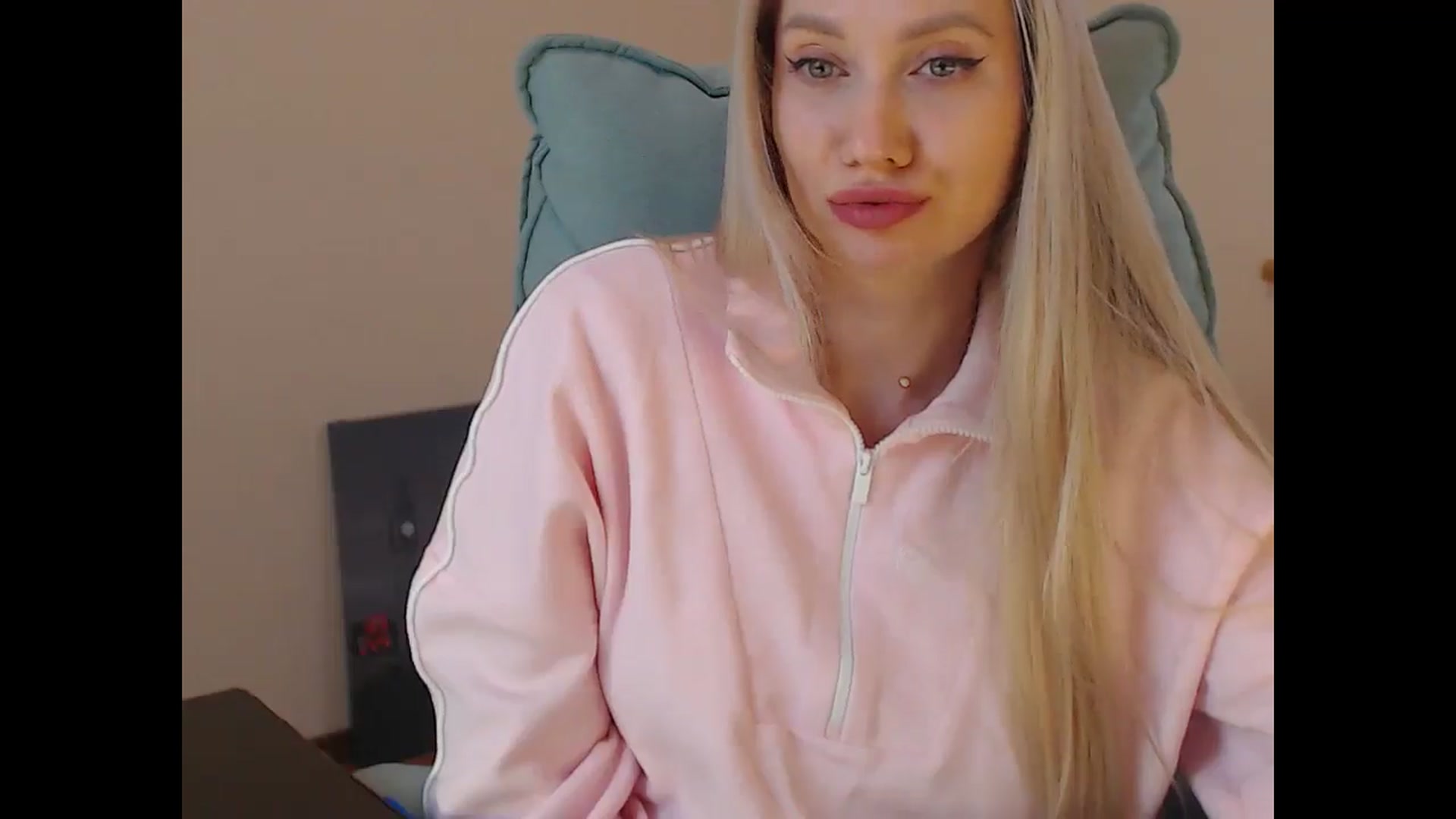 Gallery image thumbnail from Miss_Sylvia's myfreecams stream on, 04/04/2026, 19:39 image 8 of 20