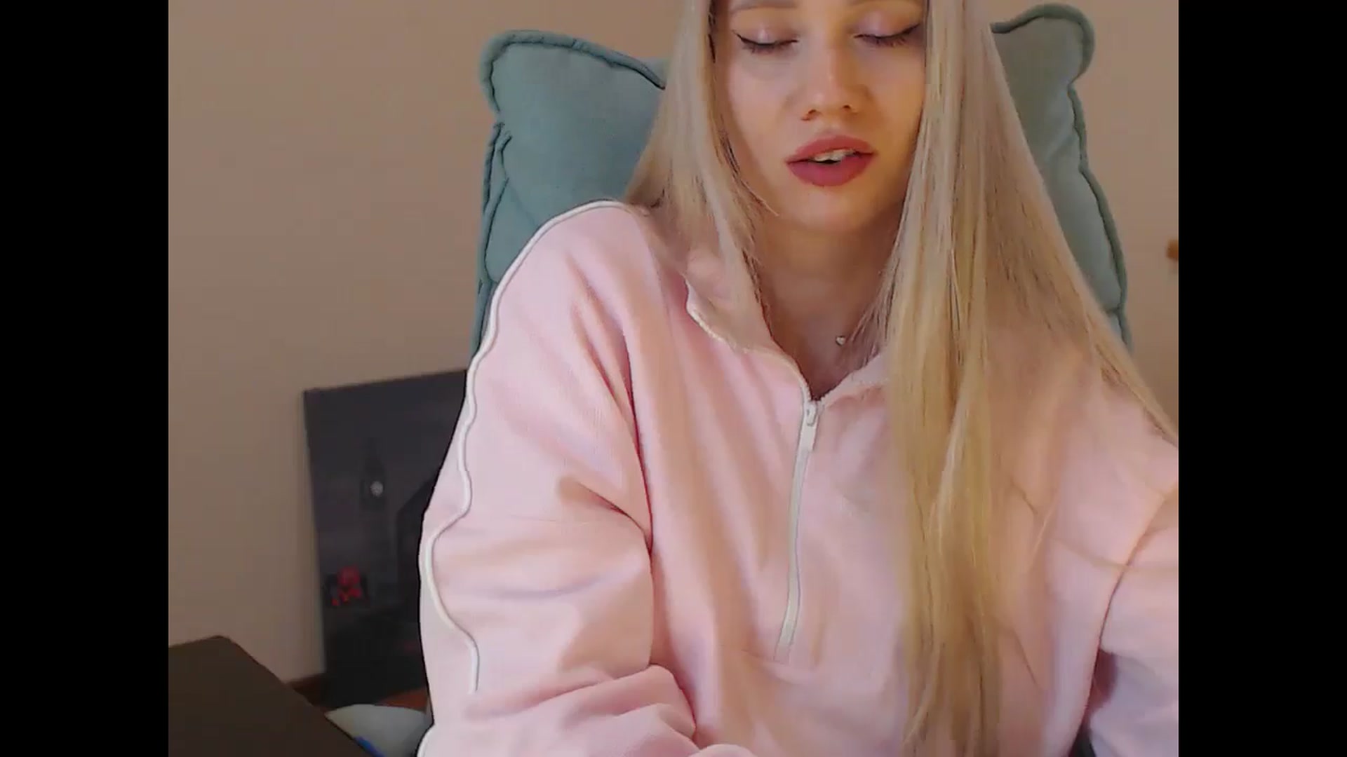 Gallery image thumbnail from Miss_Sylvia's myfreecams stream on, 04/04/2026, 19:39 image 10 of 20