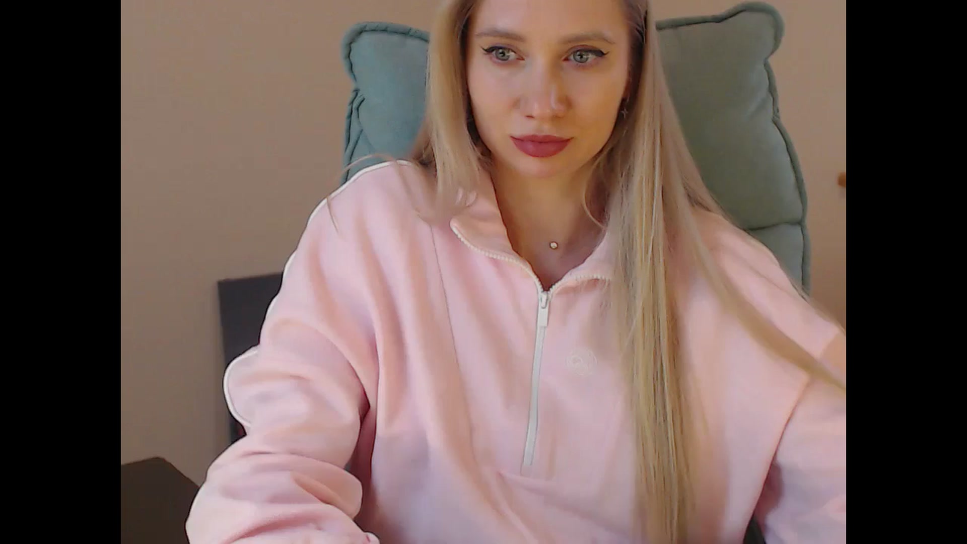 Gallery image thumbnail from Miss_Sylvia's myfreecams stream on, 04/04/2026, 19:39 image 18 of 20