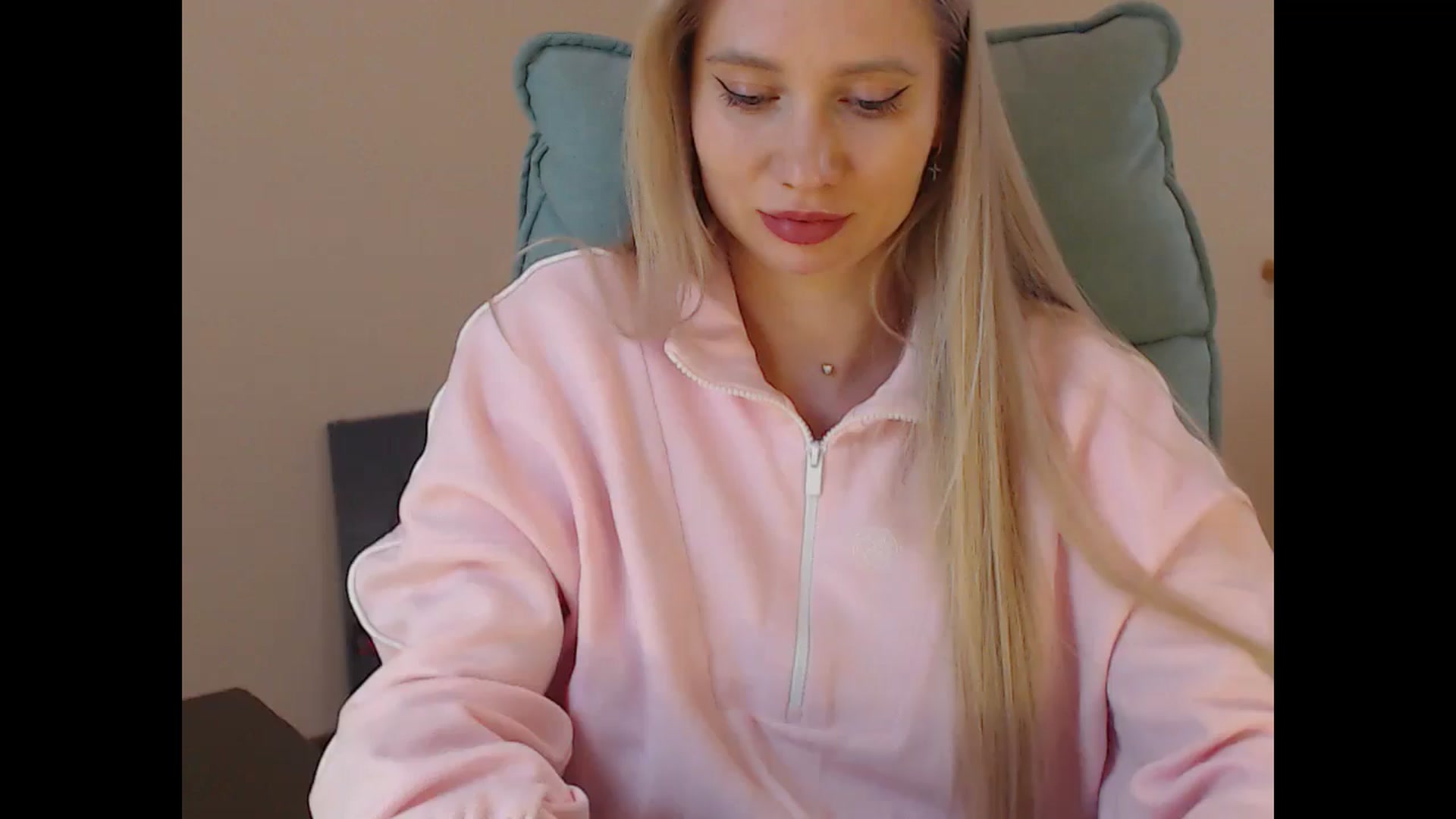 Gallery image thumbnail from Miss_Sylvia's myfreecams stream on, 04/04/2026, 19:39 image 14 of 20