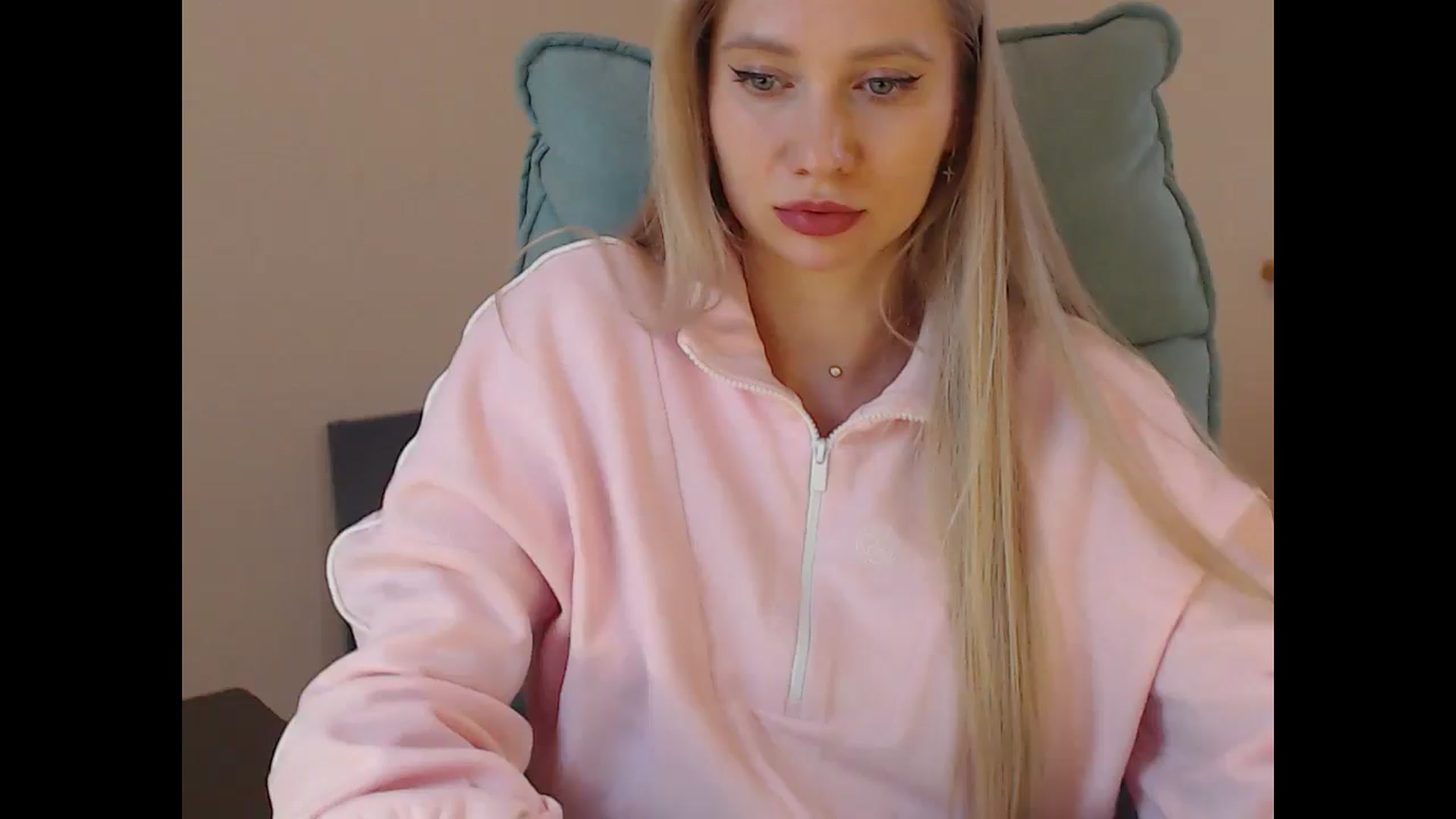 Gallery image thumbnail from Miss_Sylvia's myfreecams stream on, 04/04/2026, 19:39 image 16 of 20