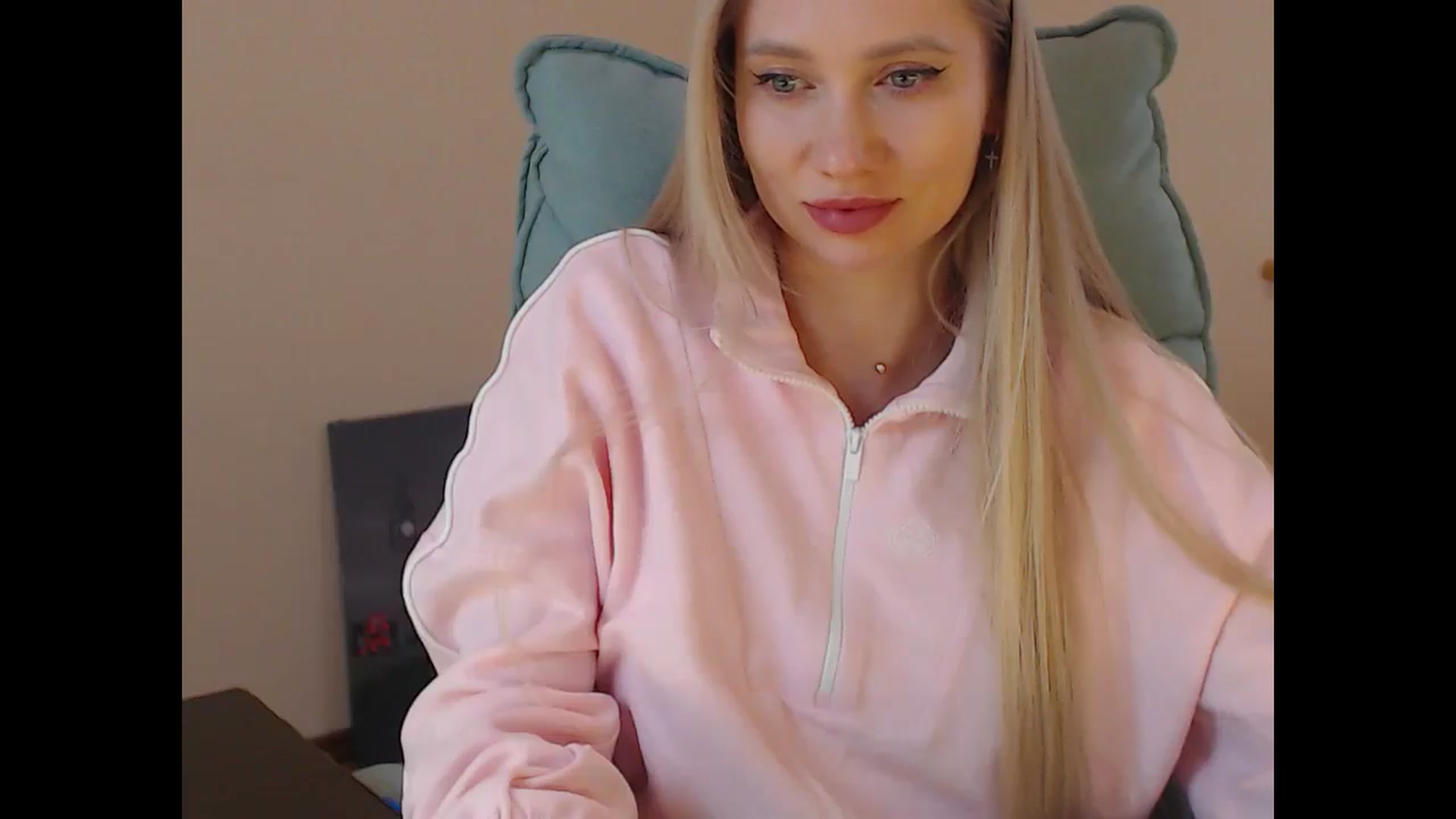 Gallery image thumbnail from Miss_Sylvia's myfreecams stream on, 04/04/2026, 19:39 image 12 of 20