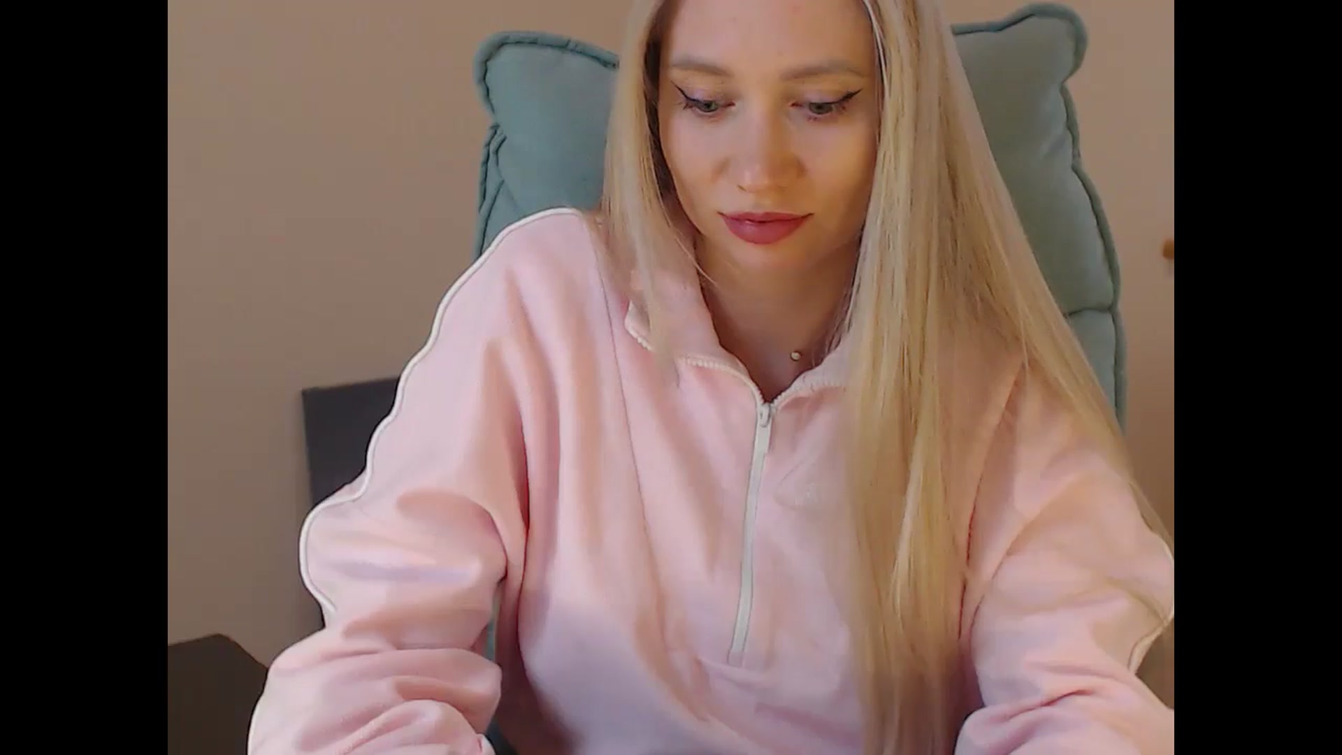 Gallery image thumbnail from Miss_Sylvia's myfreecams stream on, 04/04/2026, 19:39 image 9 of 20