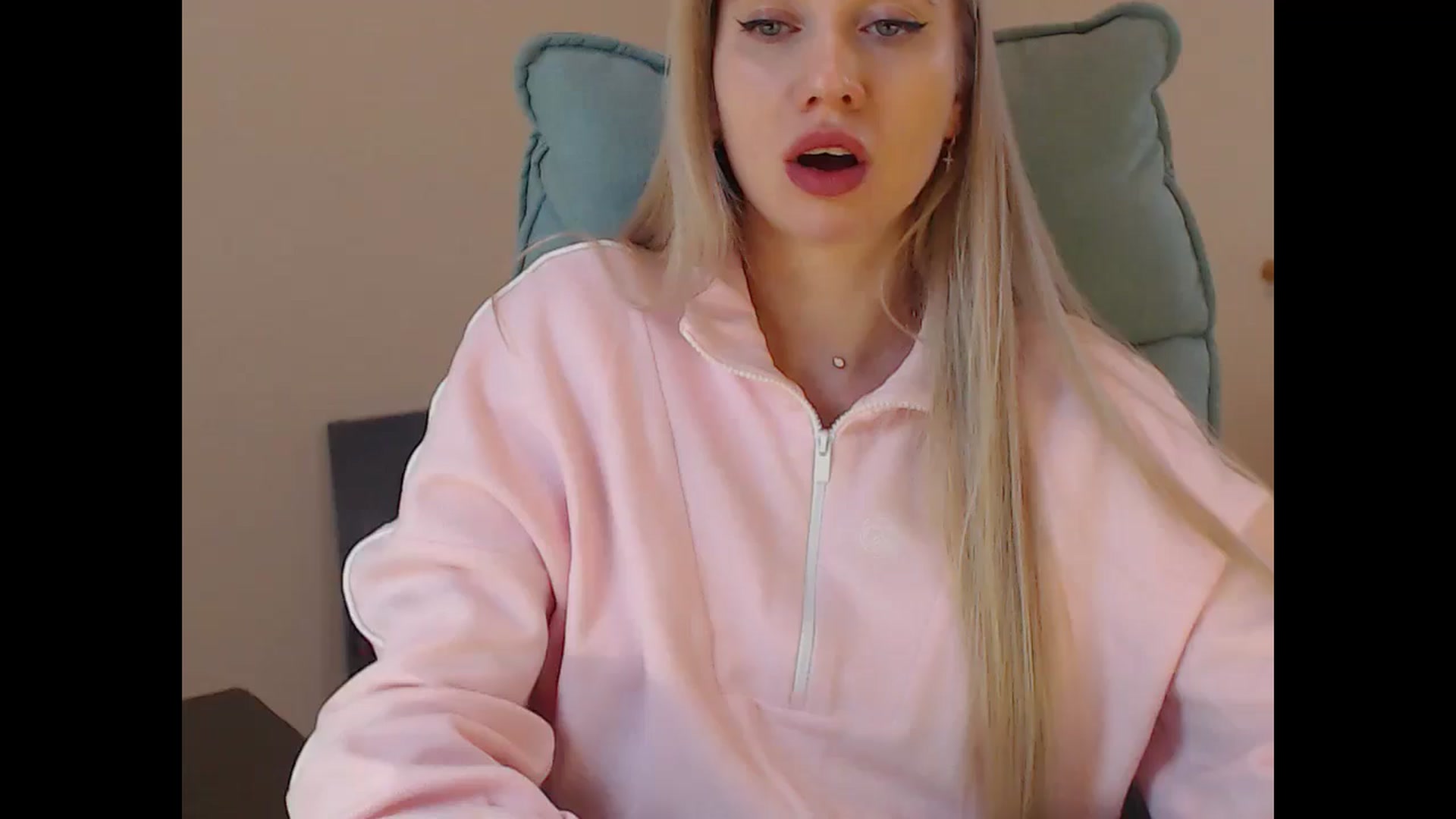 Gallery image thumbnail from Miss_Sylvia's myfreecams stream on, 04/04/2026, 19:39 image 19 of 20